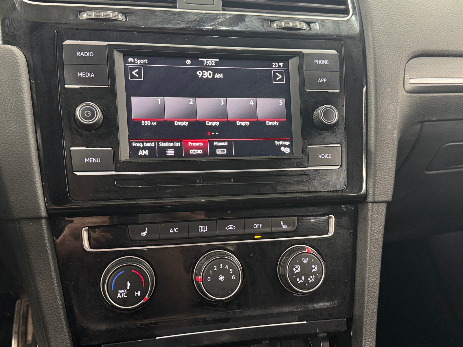 Thumbnail: 2021 Volkswagen Golf - 4