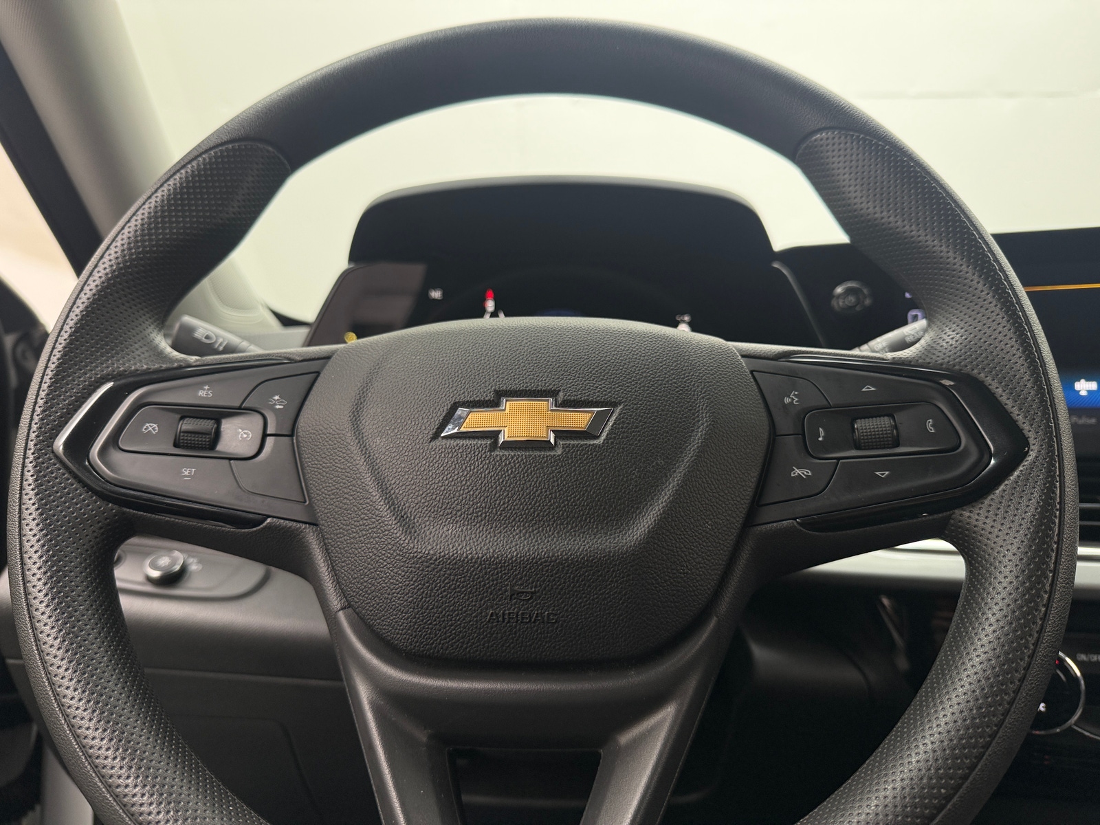 Thumbnail: 2025 Chevrolet Trax - 5