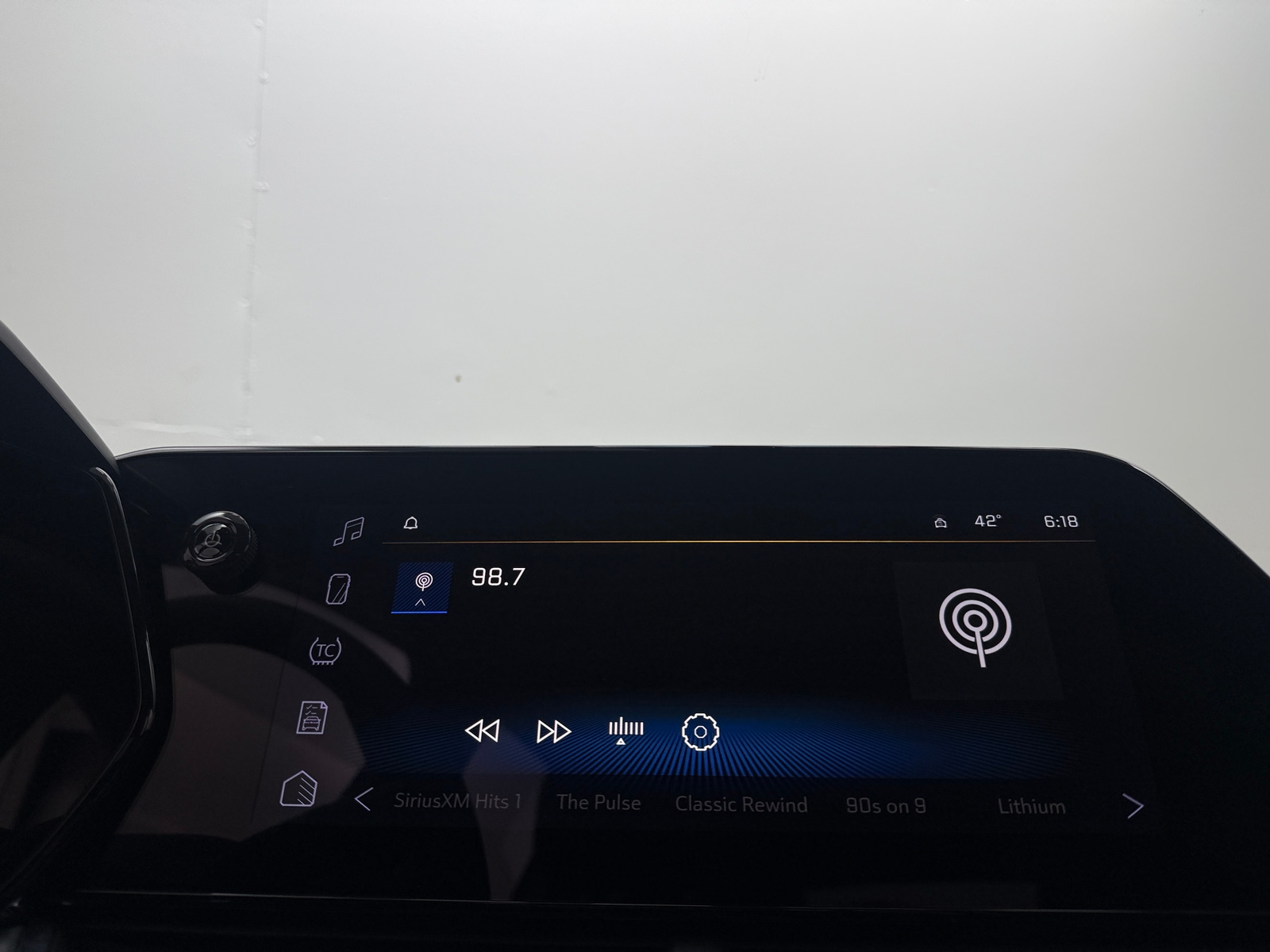 Thumbnail: 2025 Chevrolet Trax - 4