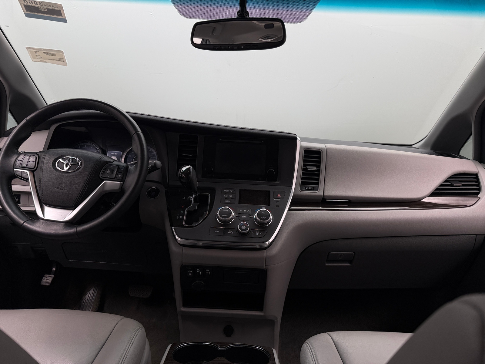 Thumbnail: 2016 Toyota Sienna - 2