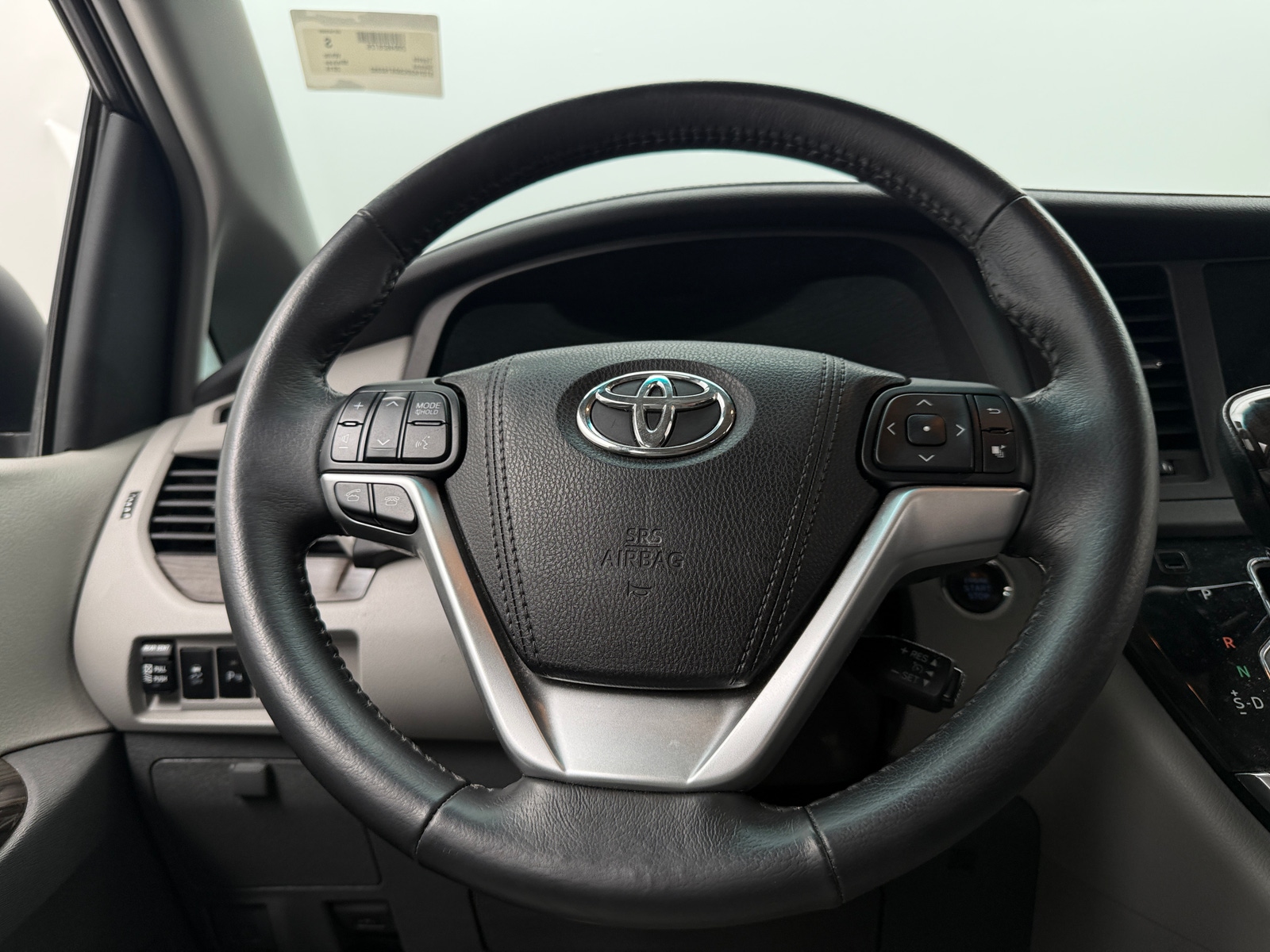 Thumbnail: 2016 Toyota Sienna - 4