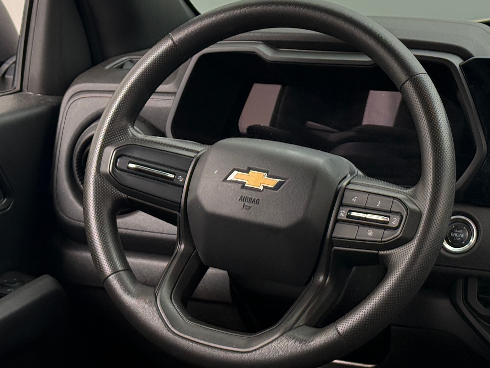 Thumbnail: 2024 Chevrolet Colorado - 5