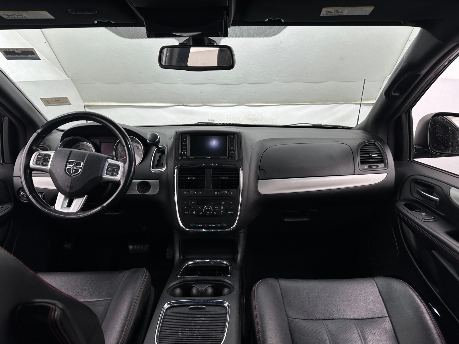 Thumbnail: 2019 Dodge Grand Caravan - 2