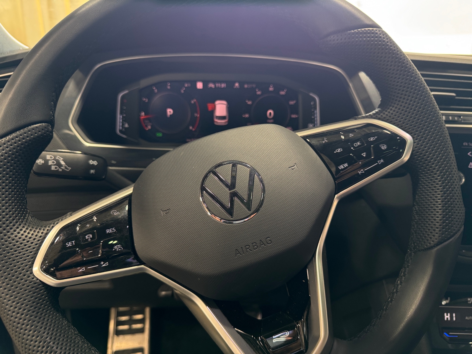 Thumbnail: 2024 Volkswagen Tiguan - 4