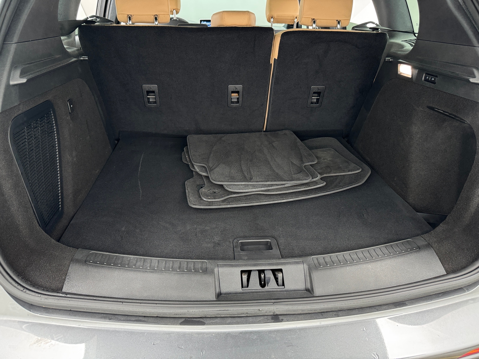 Thumbnail: 2023 Lincoln Corsair - 6