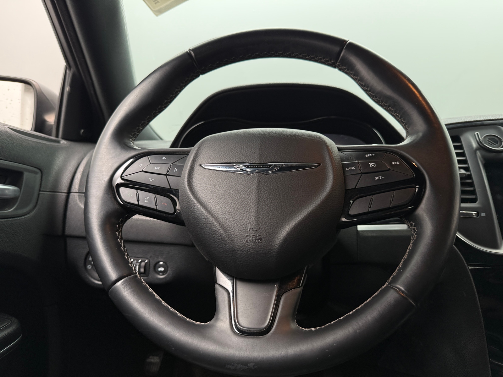 Thumbnail: 2018 Chrysler 300 - 4