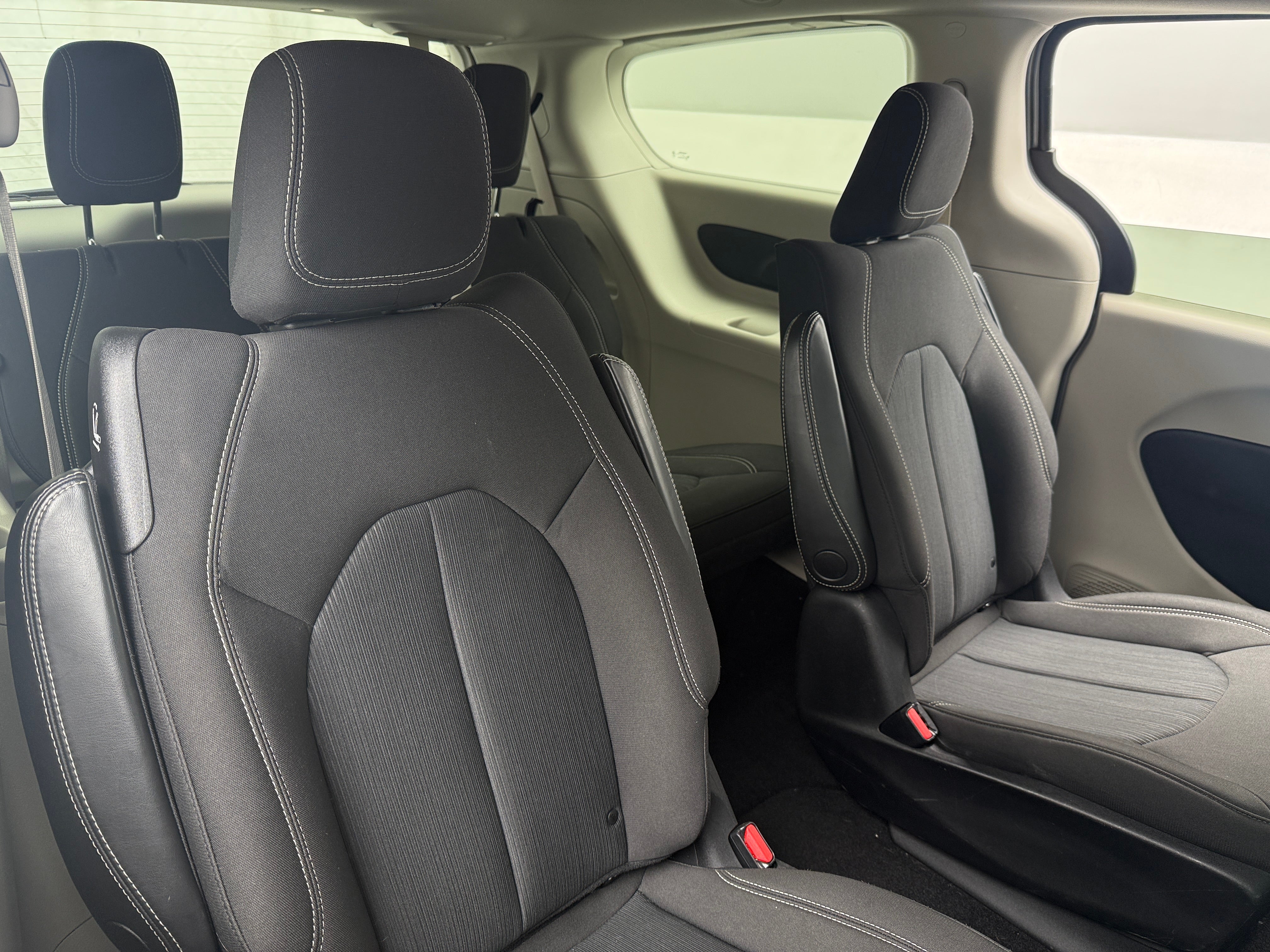 2020 Chrysler Voyager