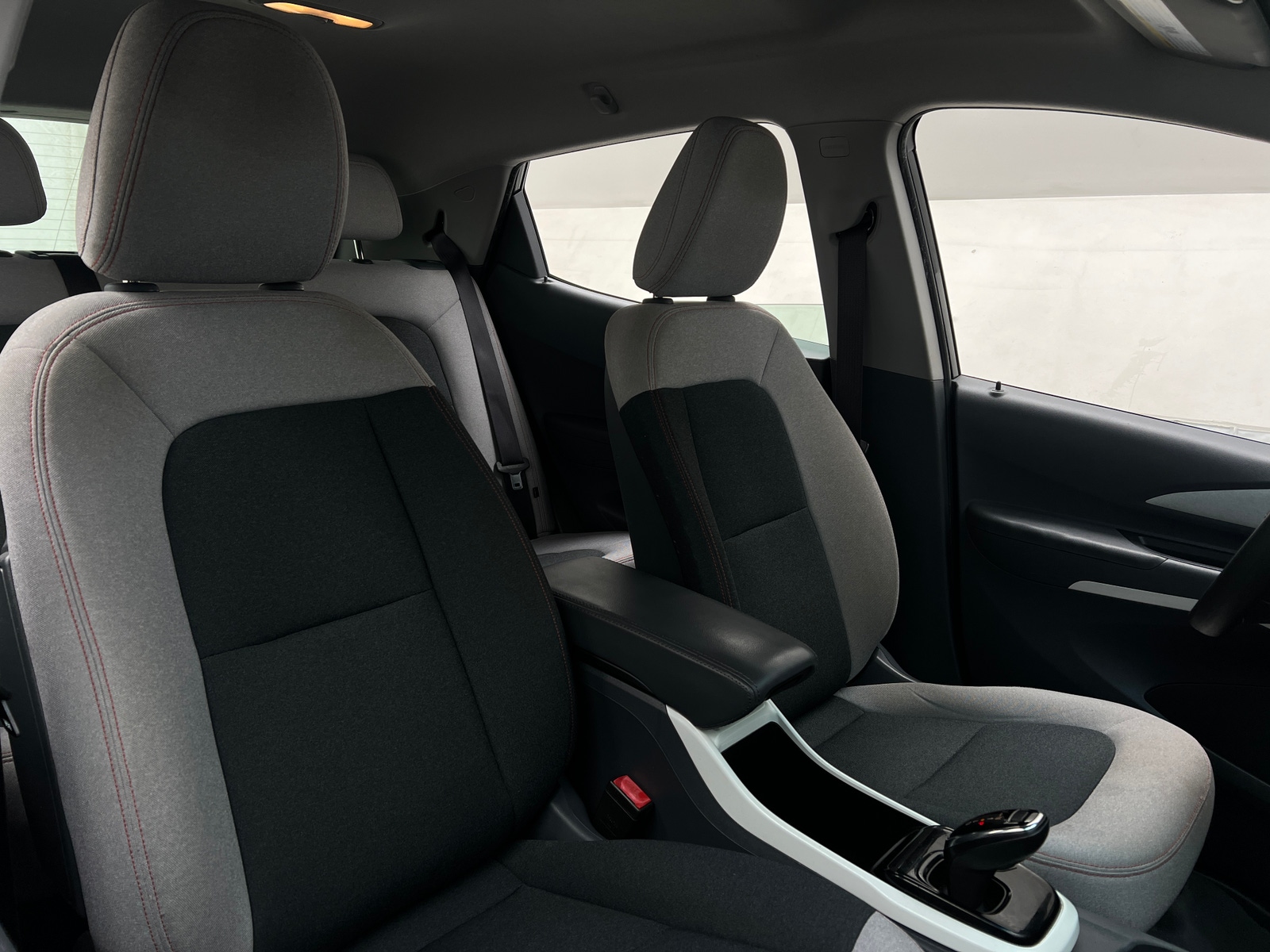 Thumbnail: 2017 Chevrolet Bolt EV - 2