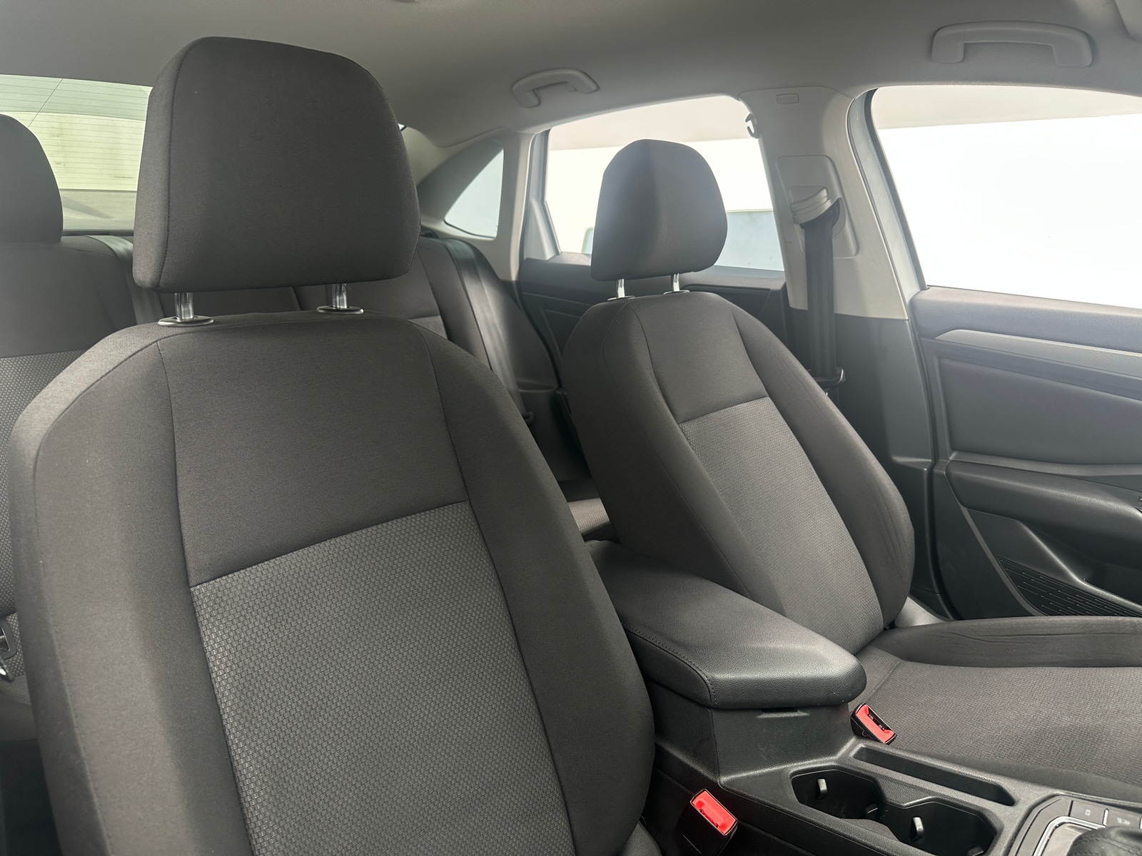 Thumbnail: 2019 Volkswagen Jetta - 2