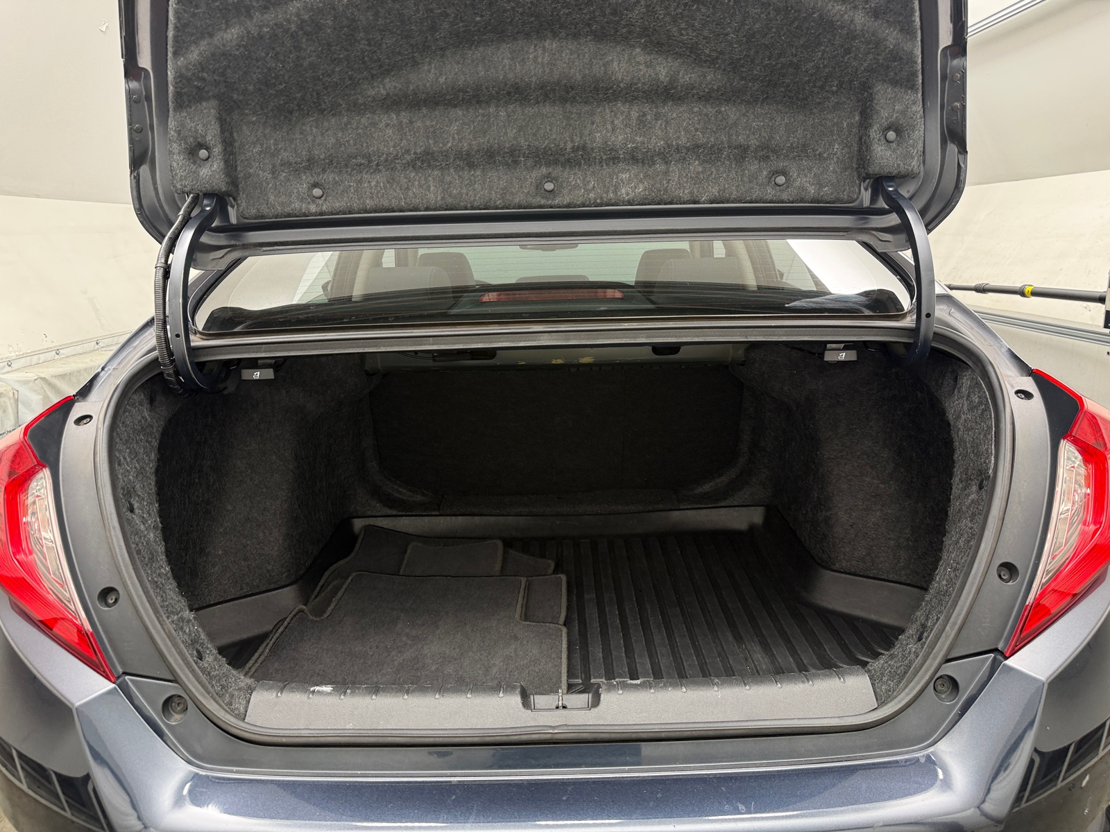 Thumbnail: 2017 Honda Civic - 6