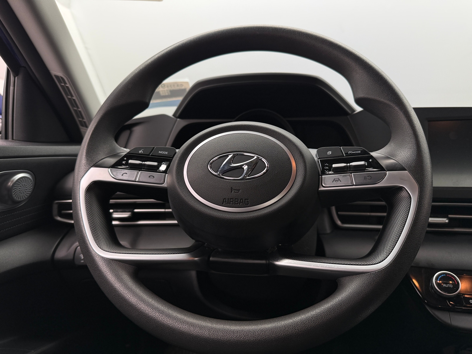 Thumbnail: 2023 Hyundai Elantra - 5