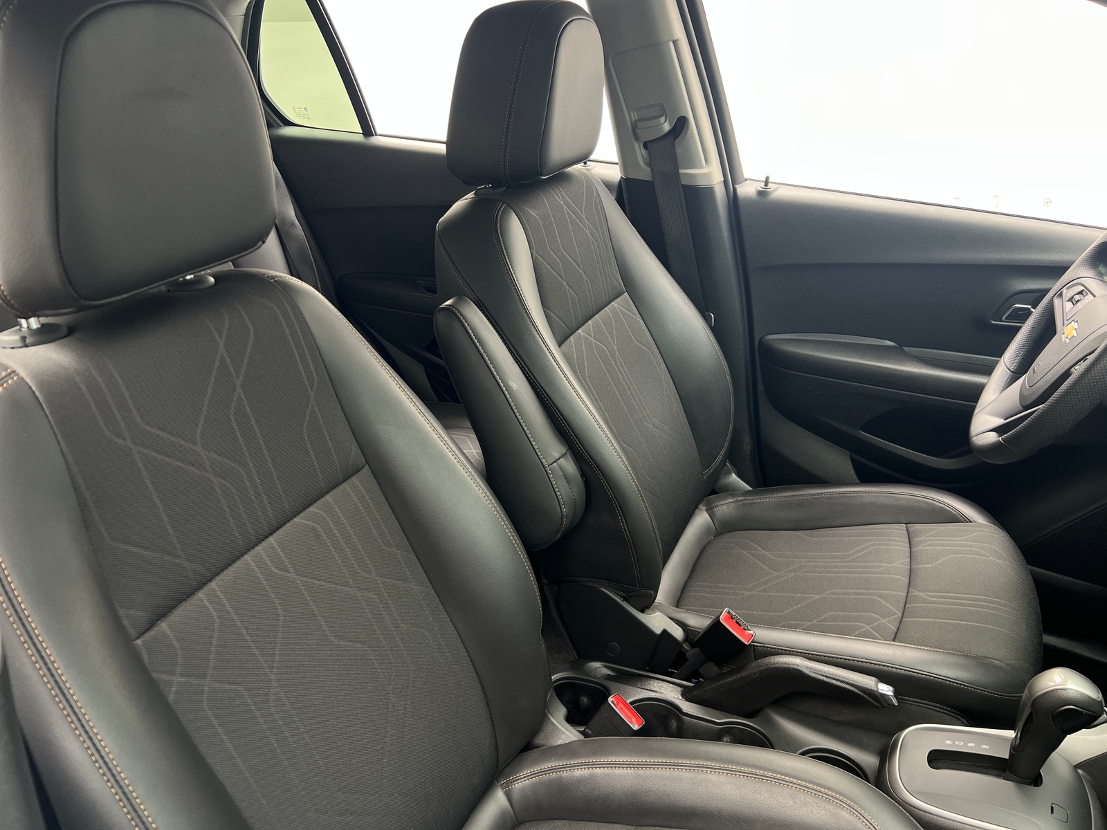 Thumbnail: 2022 Chevrolet Trax - 2