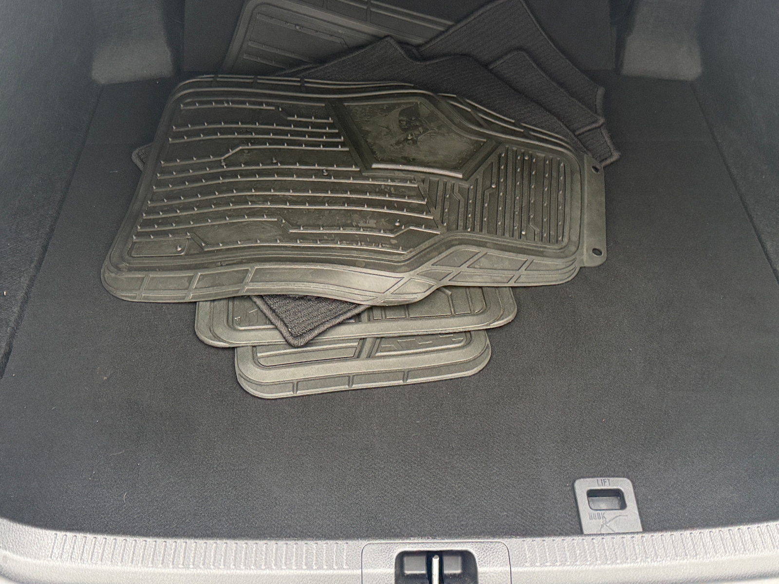 Thumbnail: 2019 Toyota Camry - 6