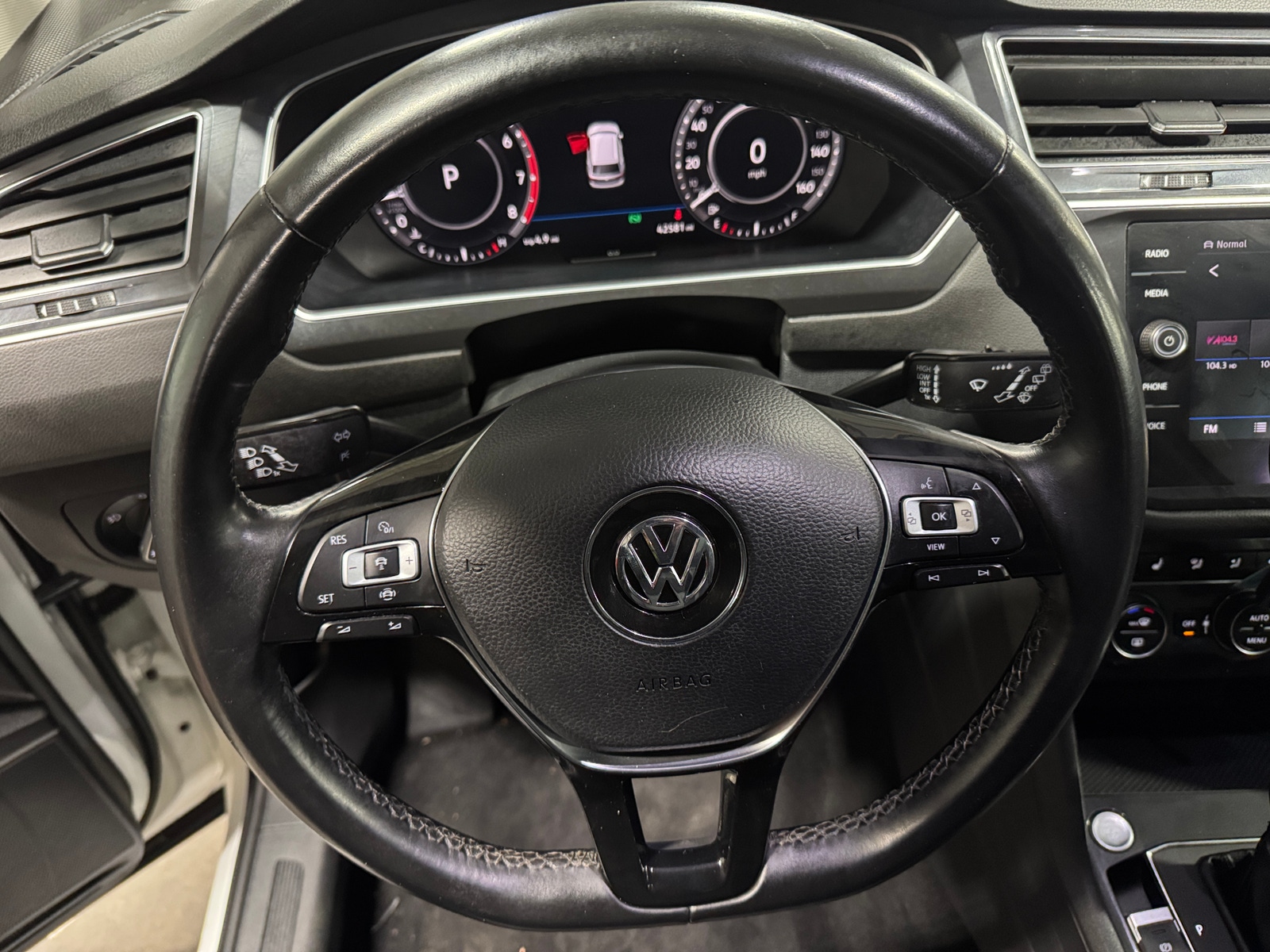 Thumbnail: 2019 Volkswagen Tiguan - 4