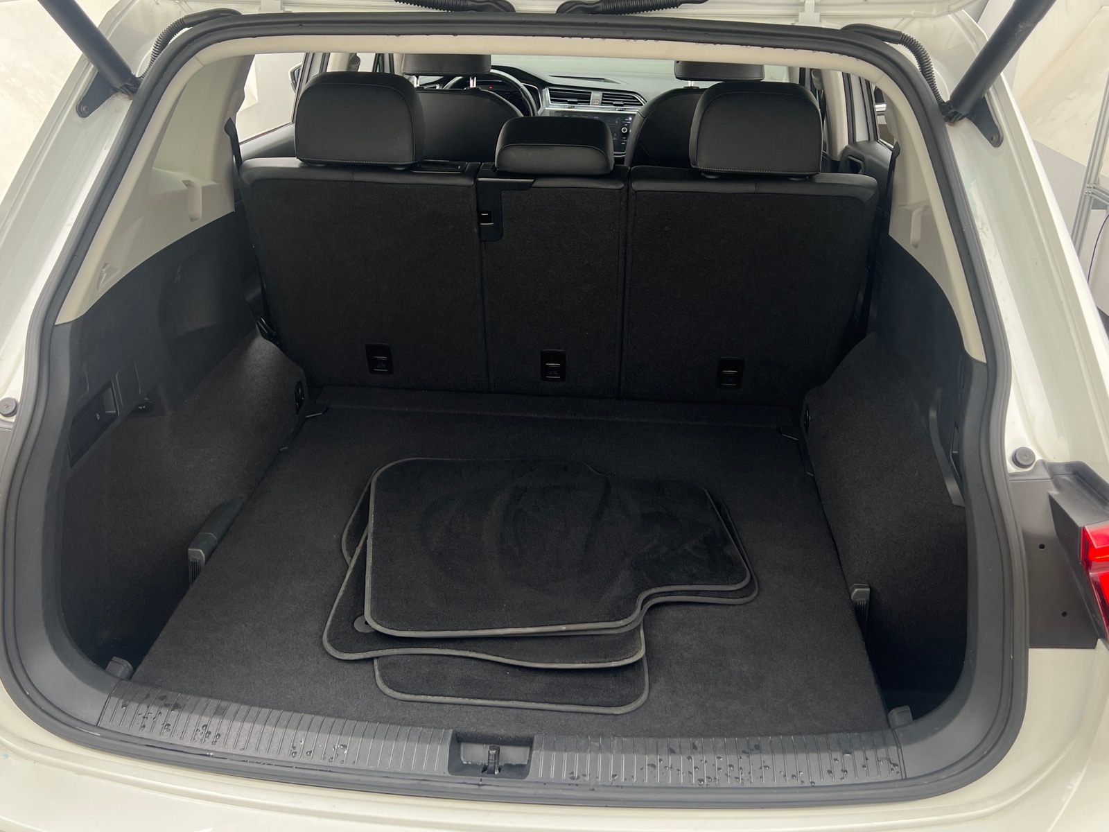 Thumbnail: 2019 Volkswagen Tiguan - 6