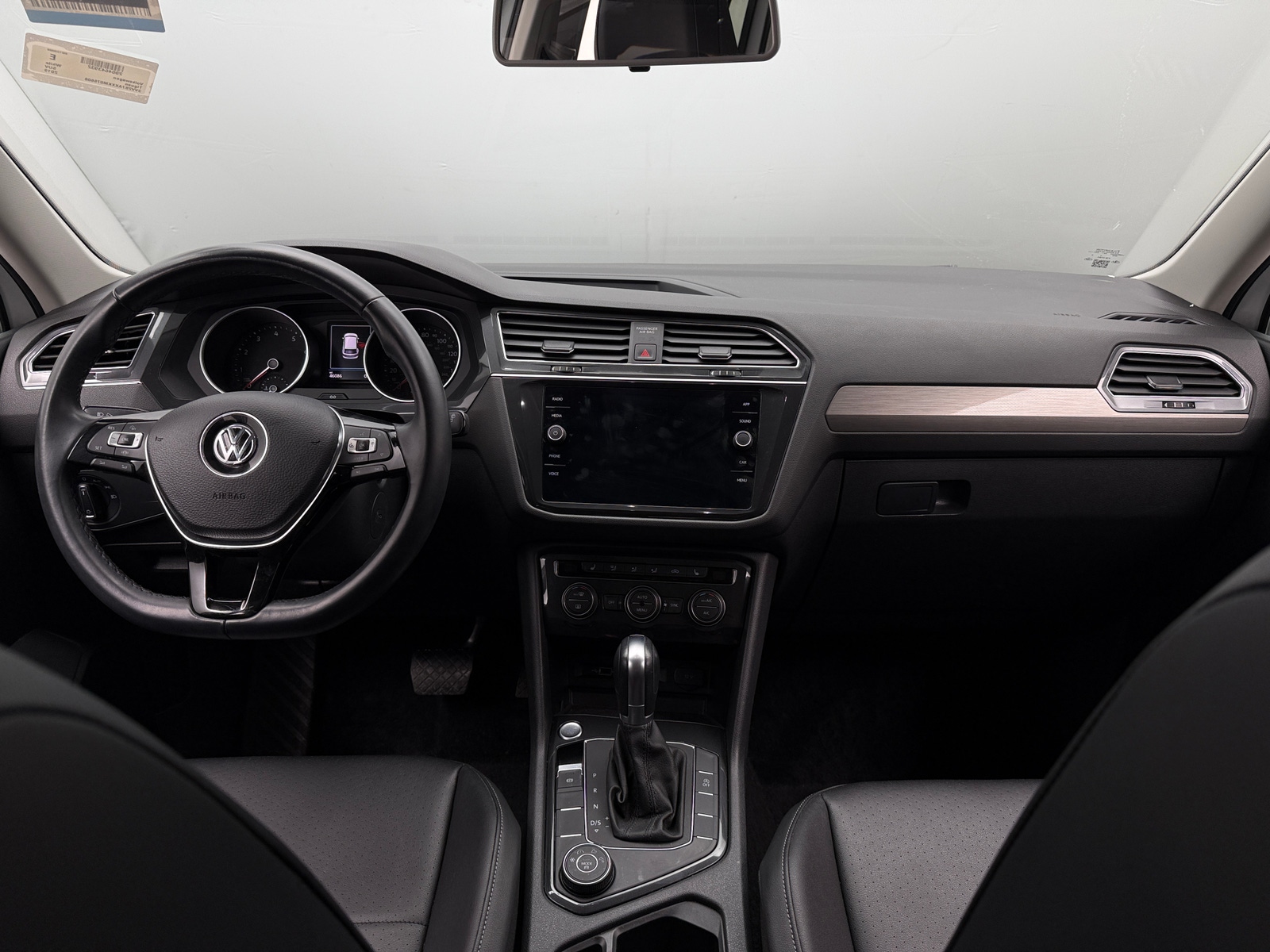 Thumbnail: 2019 Volkswagen Tiguan - 2