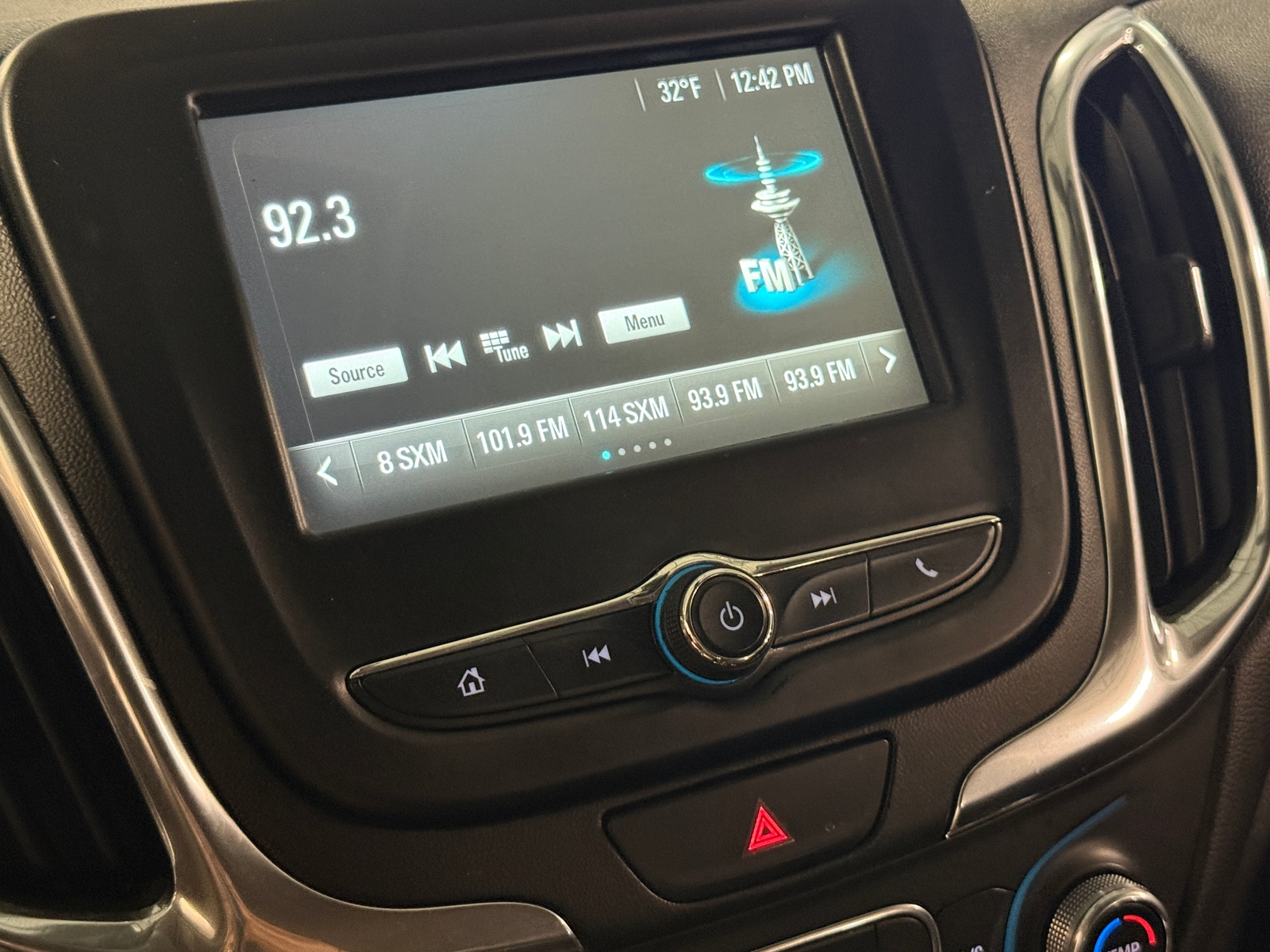 Thumbnail: 2018 Chevrolet Equinox - 4