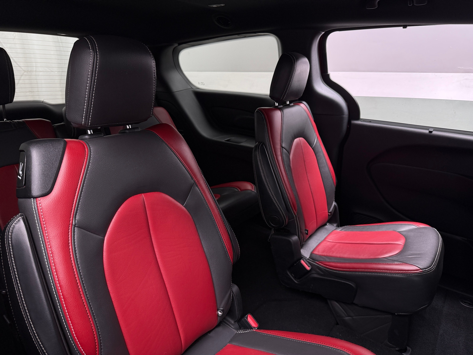 Thumbnail: 2021 Chrysler Pacifica - 6