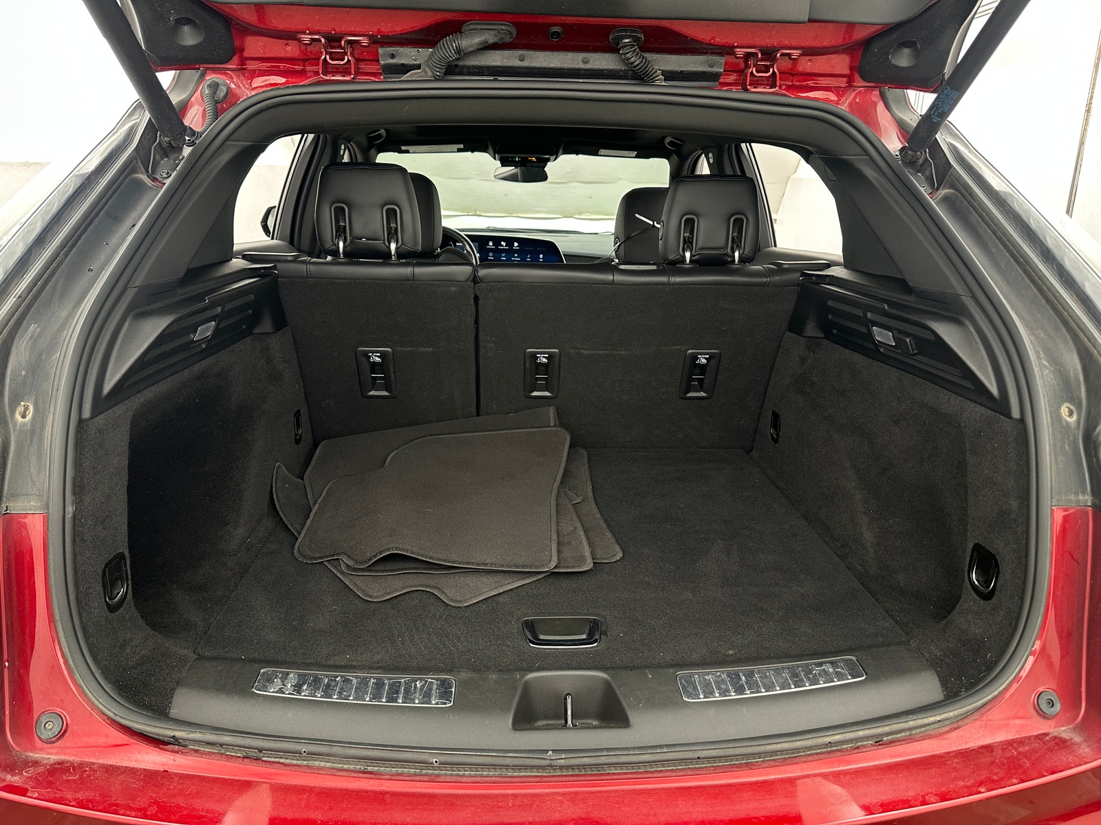 Thumbnail: 2024 Cadillac XT4 - 6