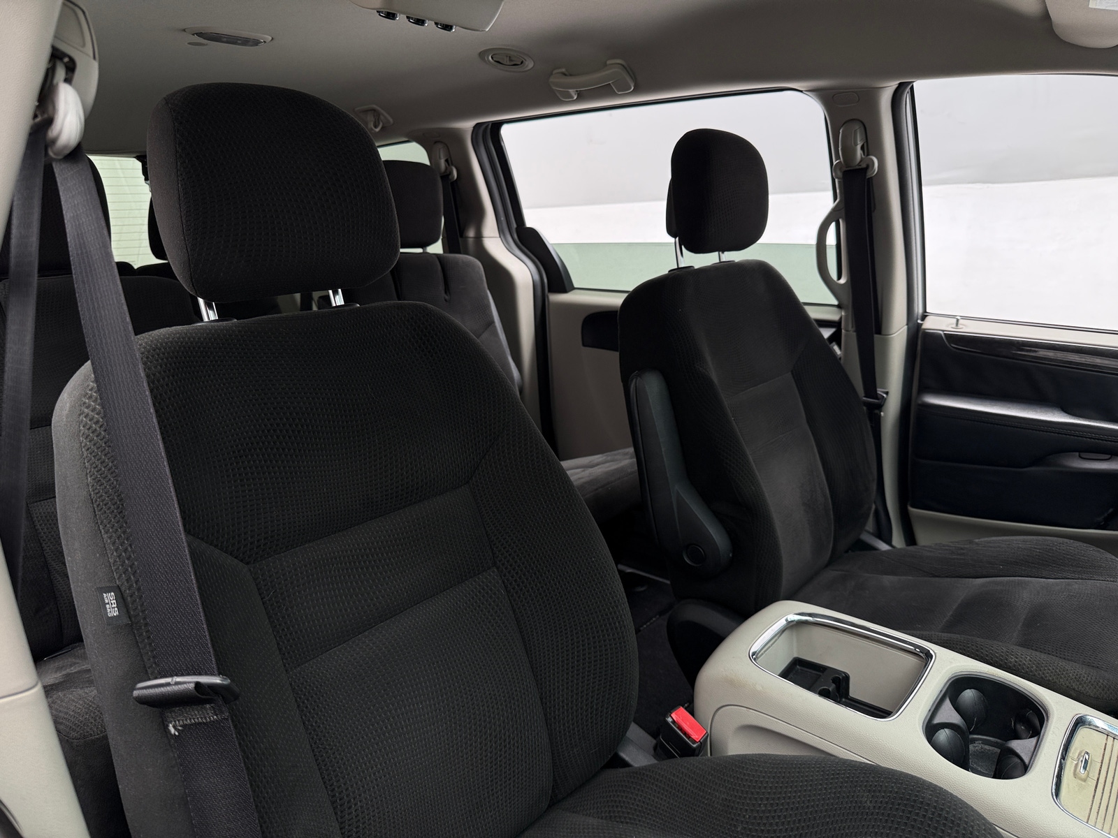 Thumbnail: 2016 Dodge Grand Caravan - 2