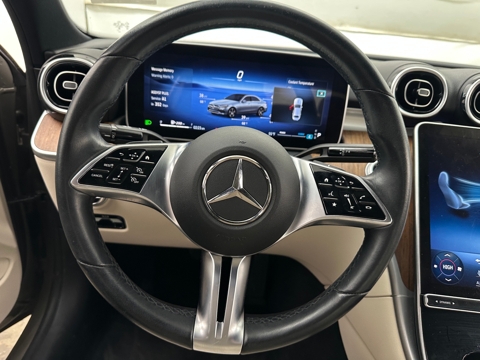 Thumbnail: 2023 Mercedes-Benz C-Class - 4