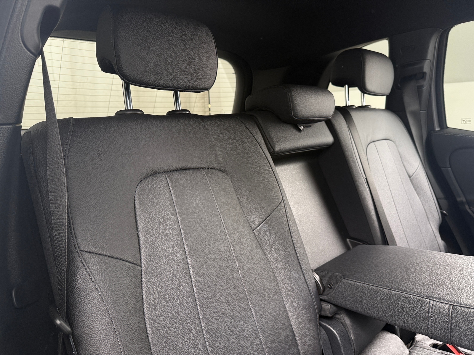 Thumbnail: 2021 Mercedes-Benz GLB - 5