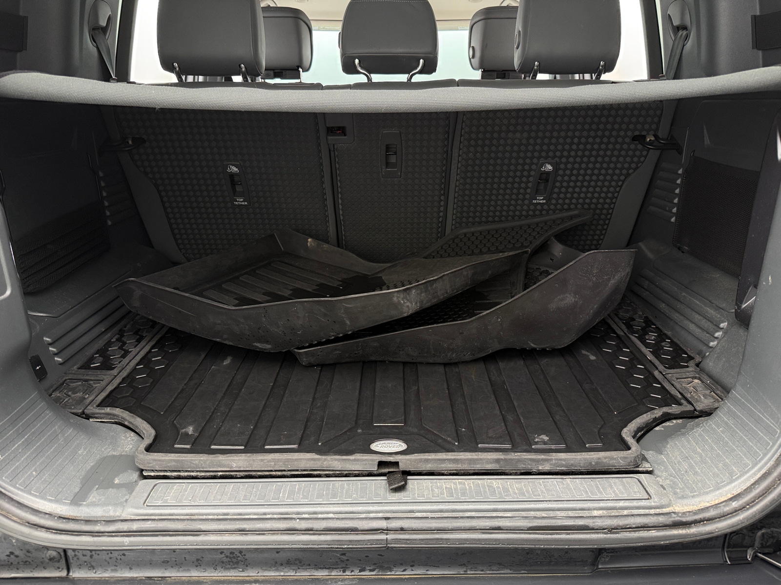 Thumbnail: 2024 Land Rover Defender - 6