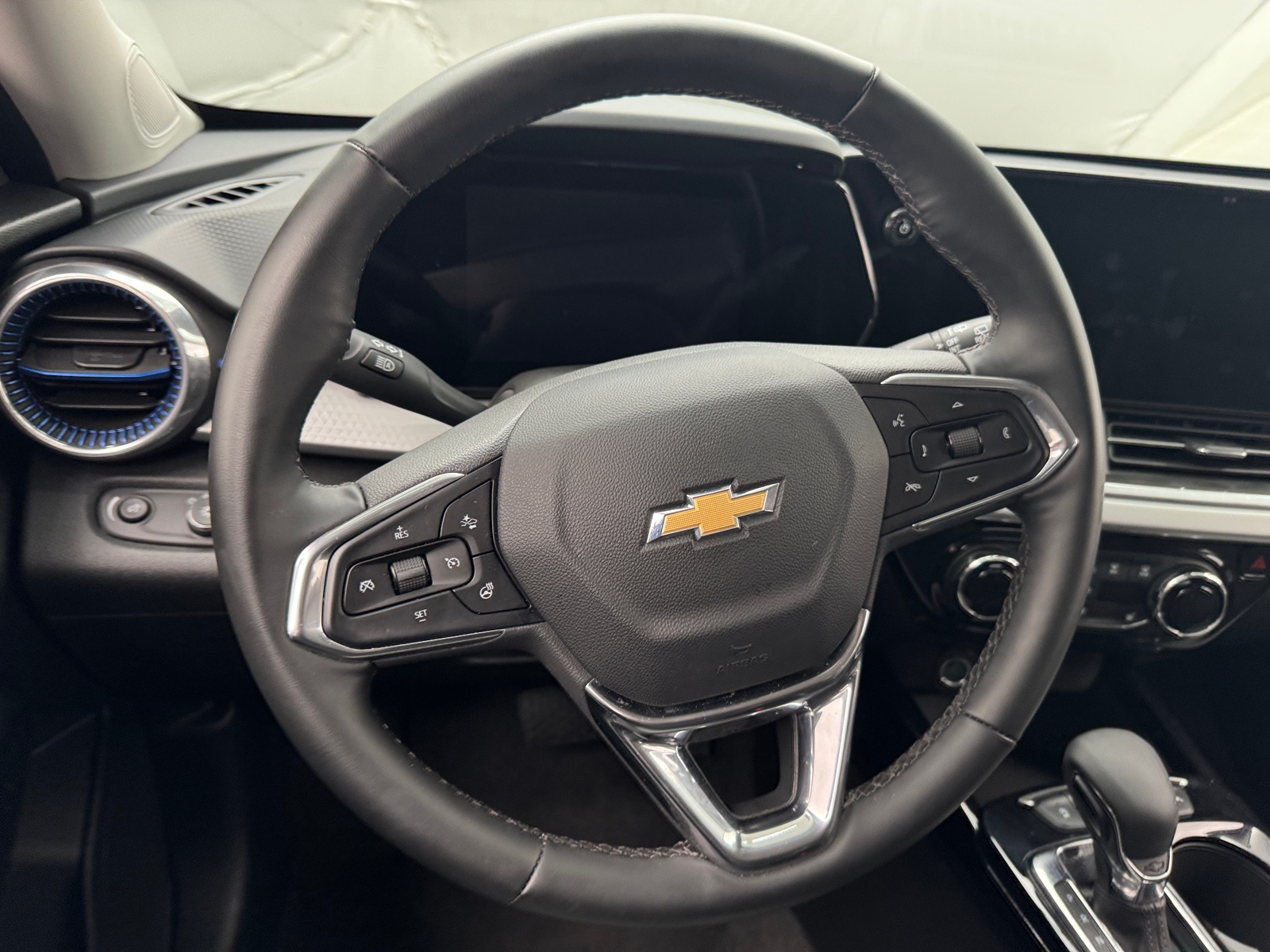 Thumbnail: 2025 Chevrolet Trax - 5