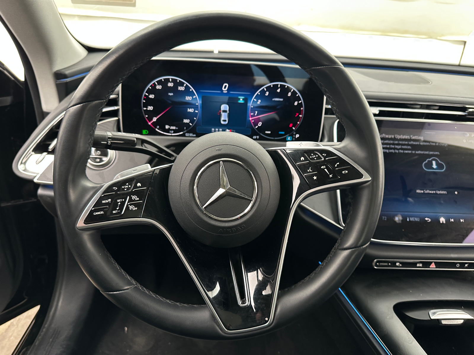Thumbnail: 2025 Mercedes-Benz E-Class - 4