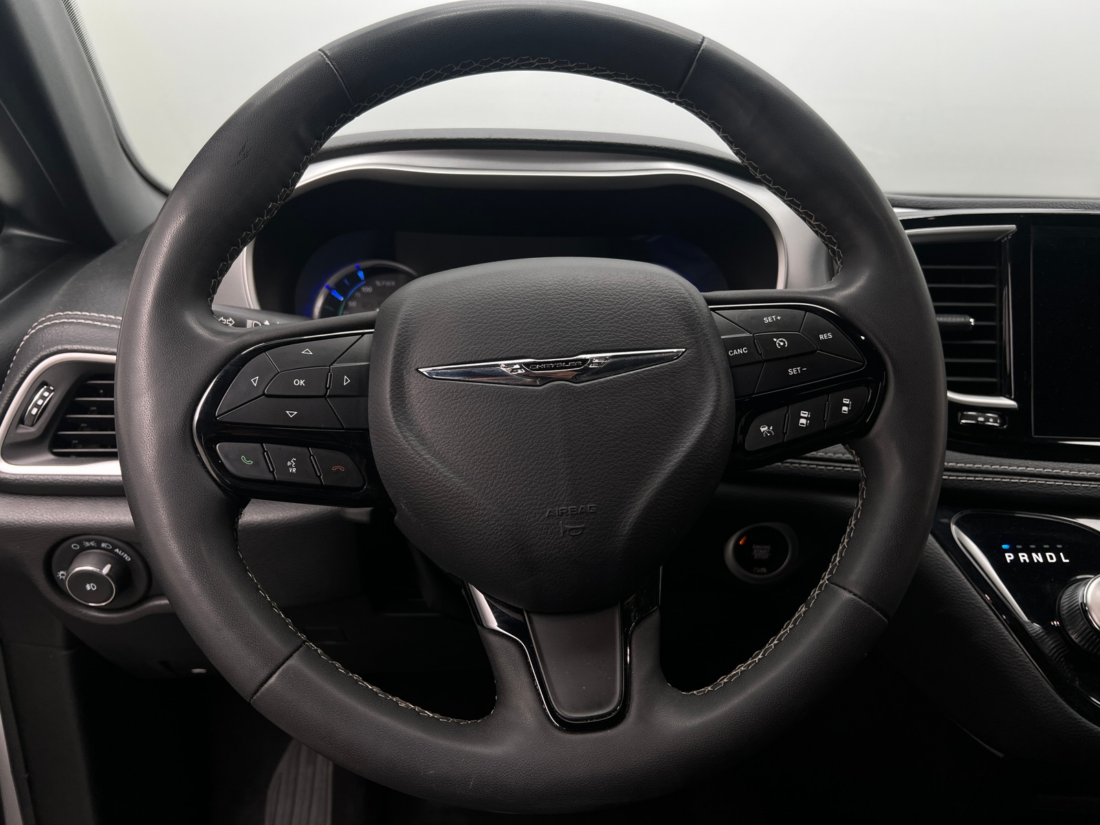 Thumbnail: 2024 Chrysler Pacifica - 4