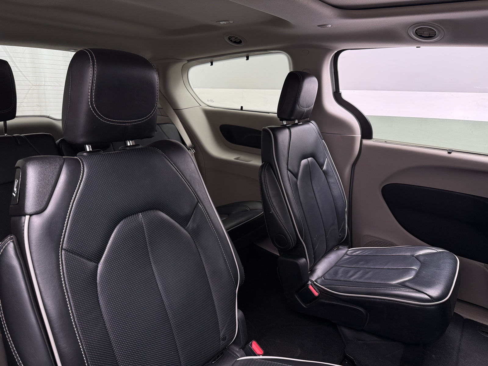 Thumbnail: 2024 Chrysler Pacifica - 5