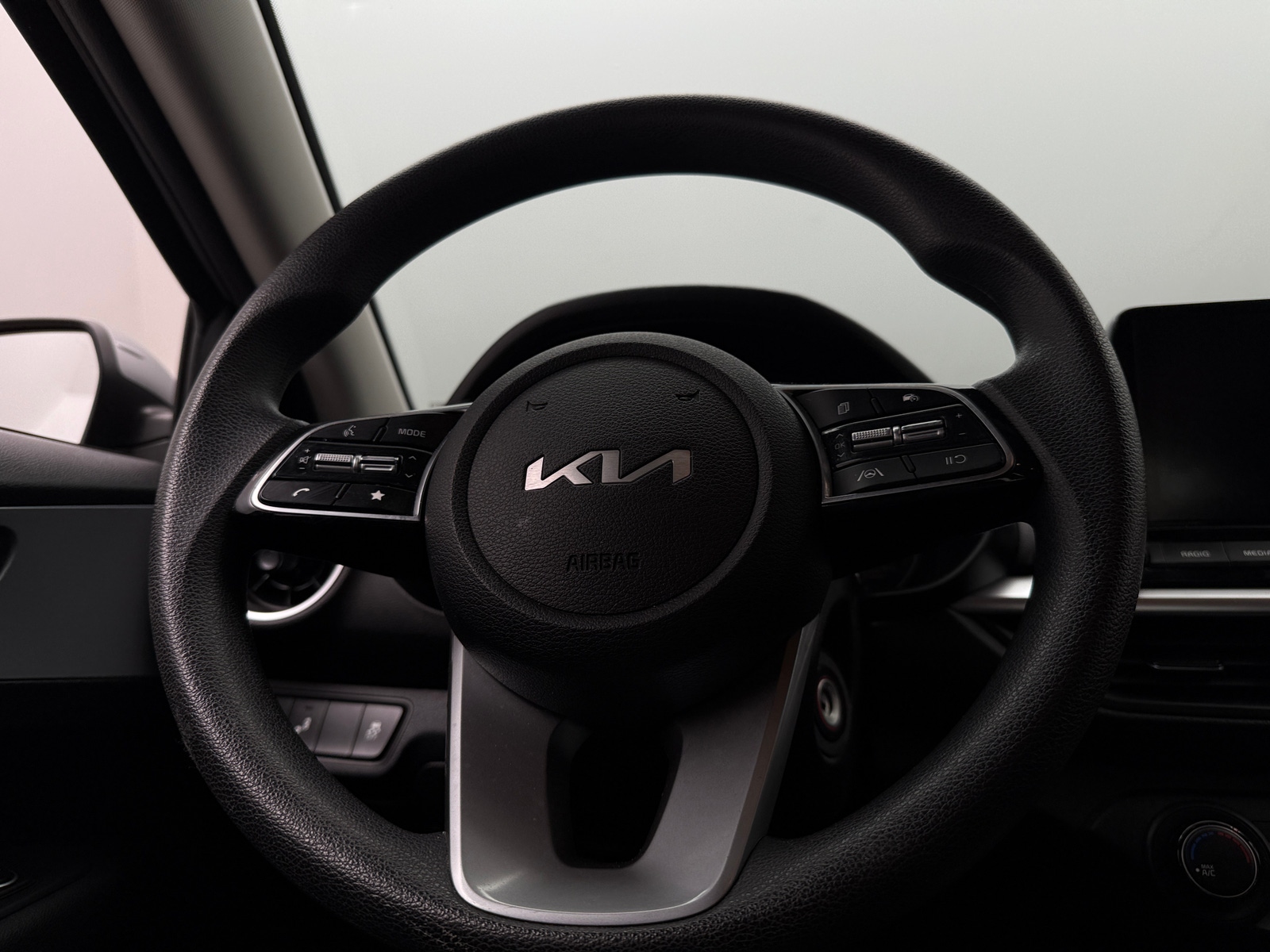 Thumbnail: 2022 Kia Forte - 5