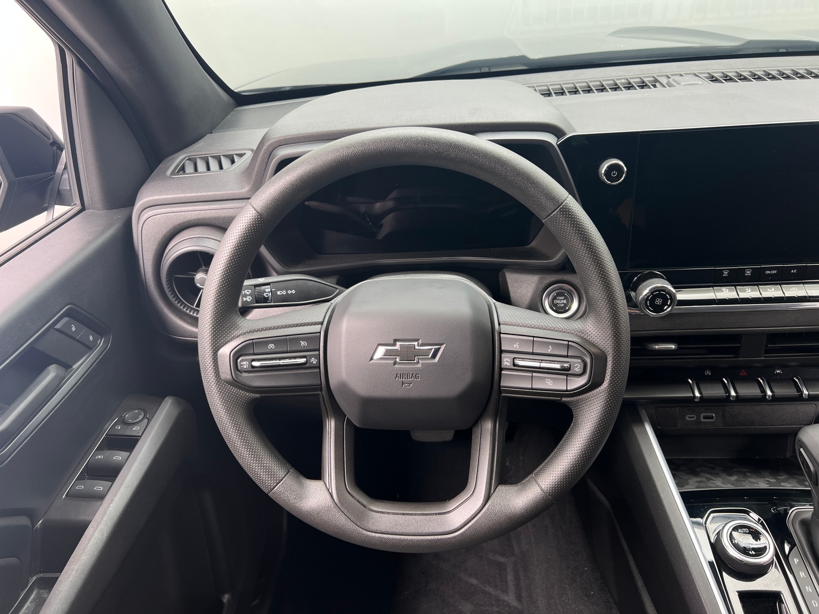 Thumbnail: 2024 Chevrolet Colorado - 5