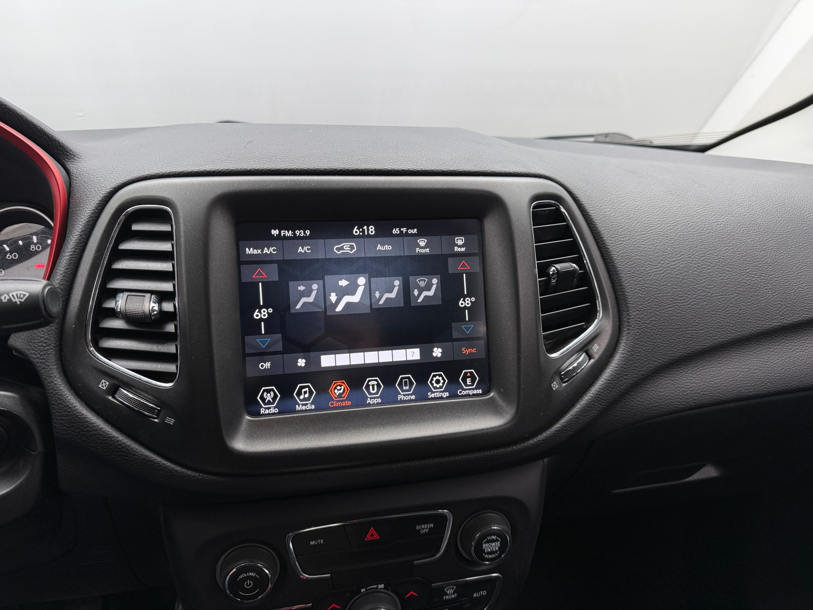 Thumbnail: 2019 Jeep Compass - 3