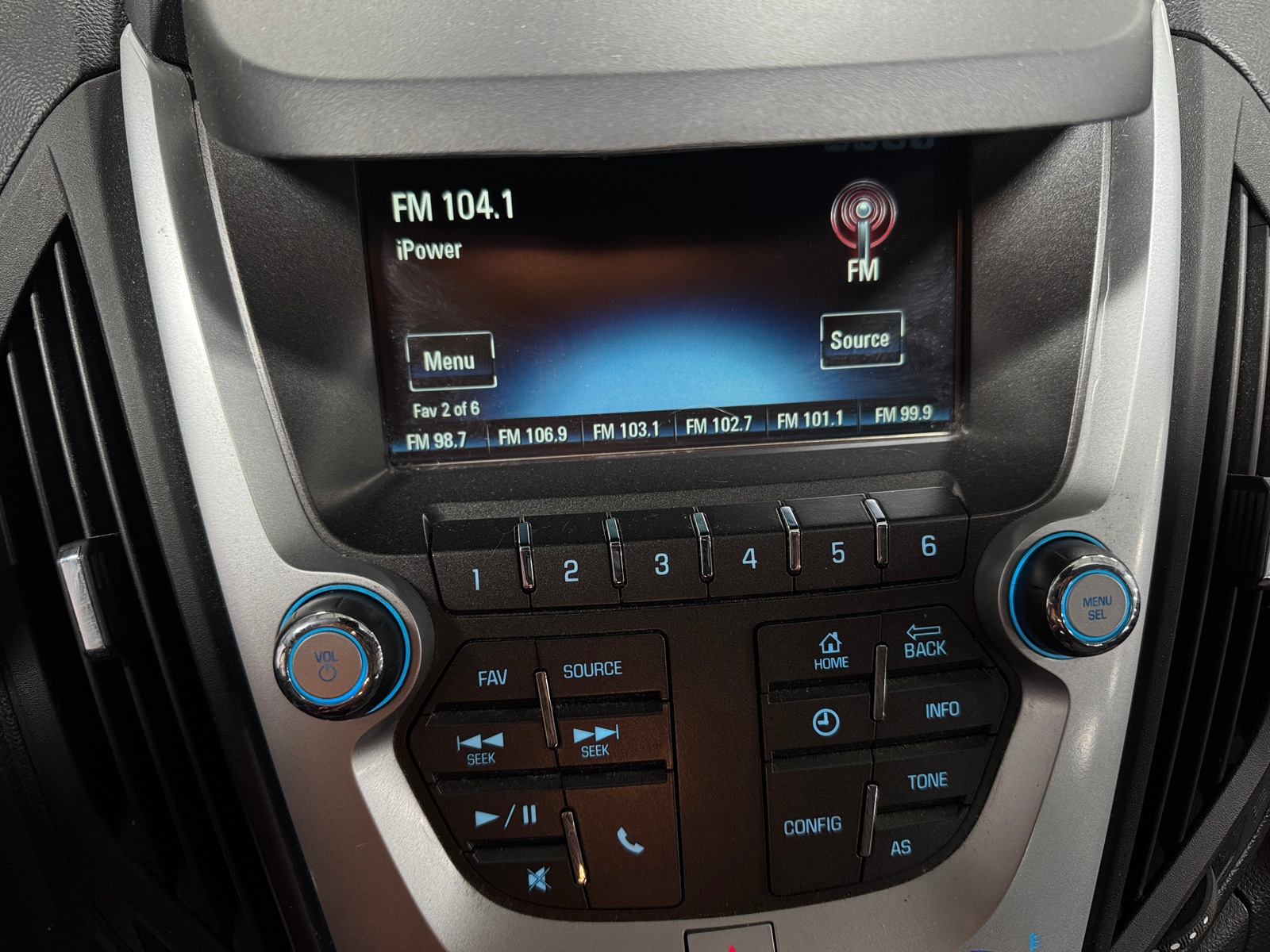 Thumbnail: 2017 Chevrolet Equinox - 4