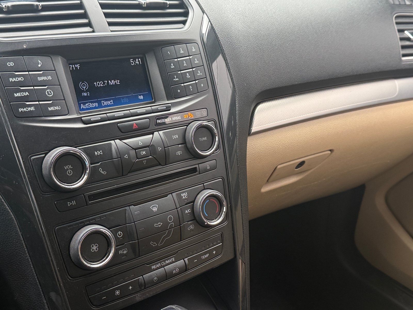 Thumbnail: 2017 Ford Explorer - 4