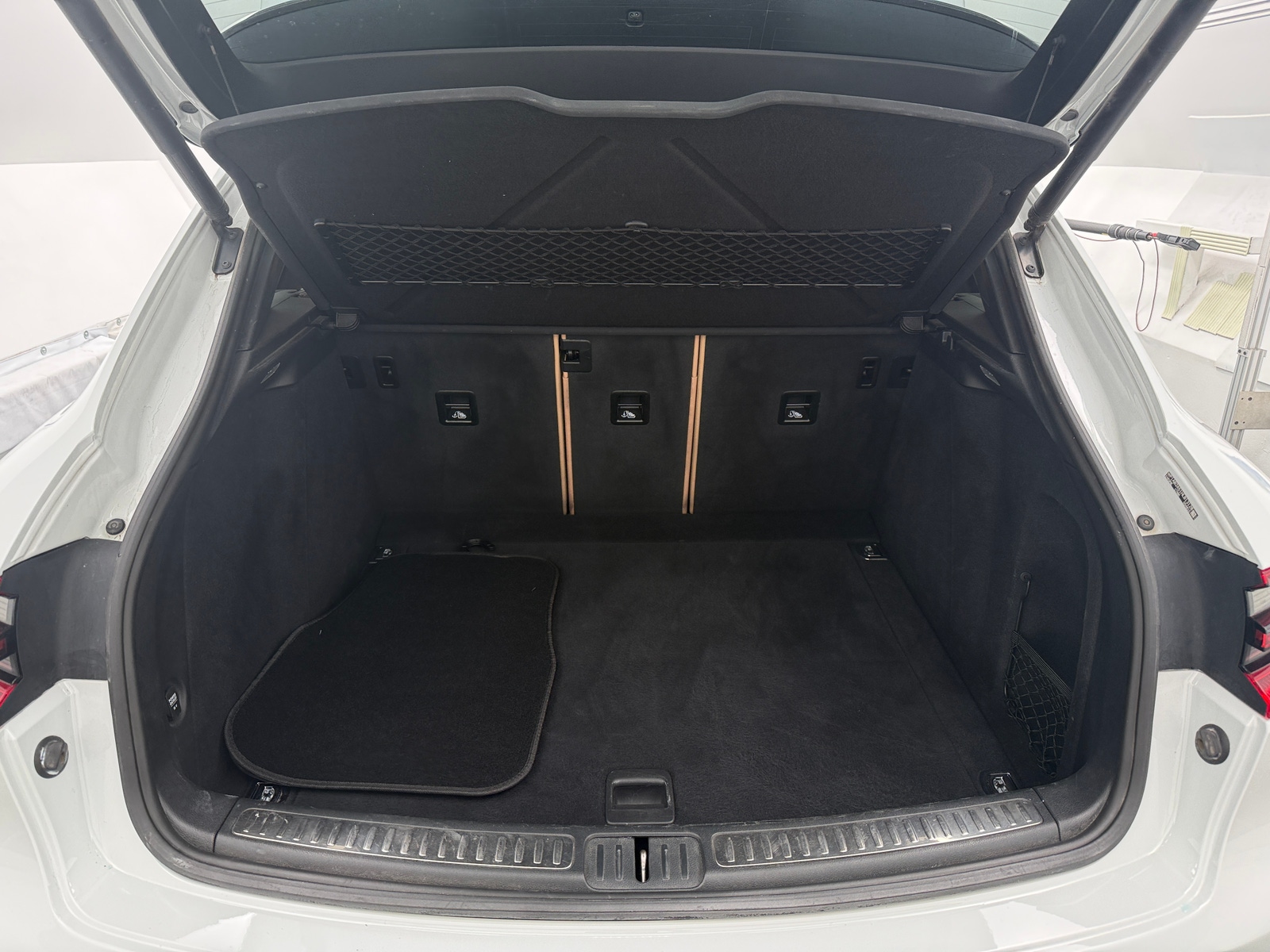 Thumbnail: 2017 Porsche Macan - 6