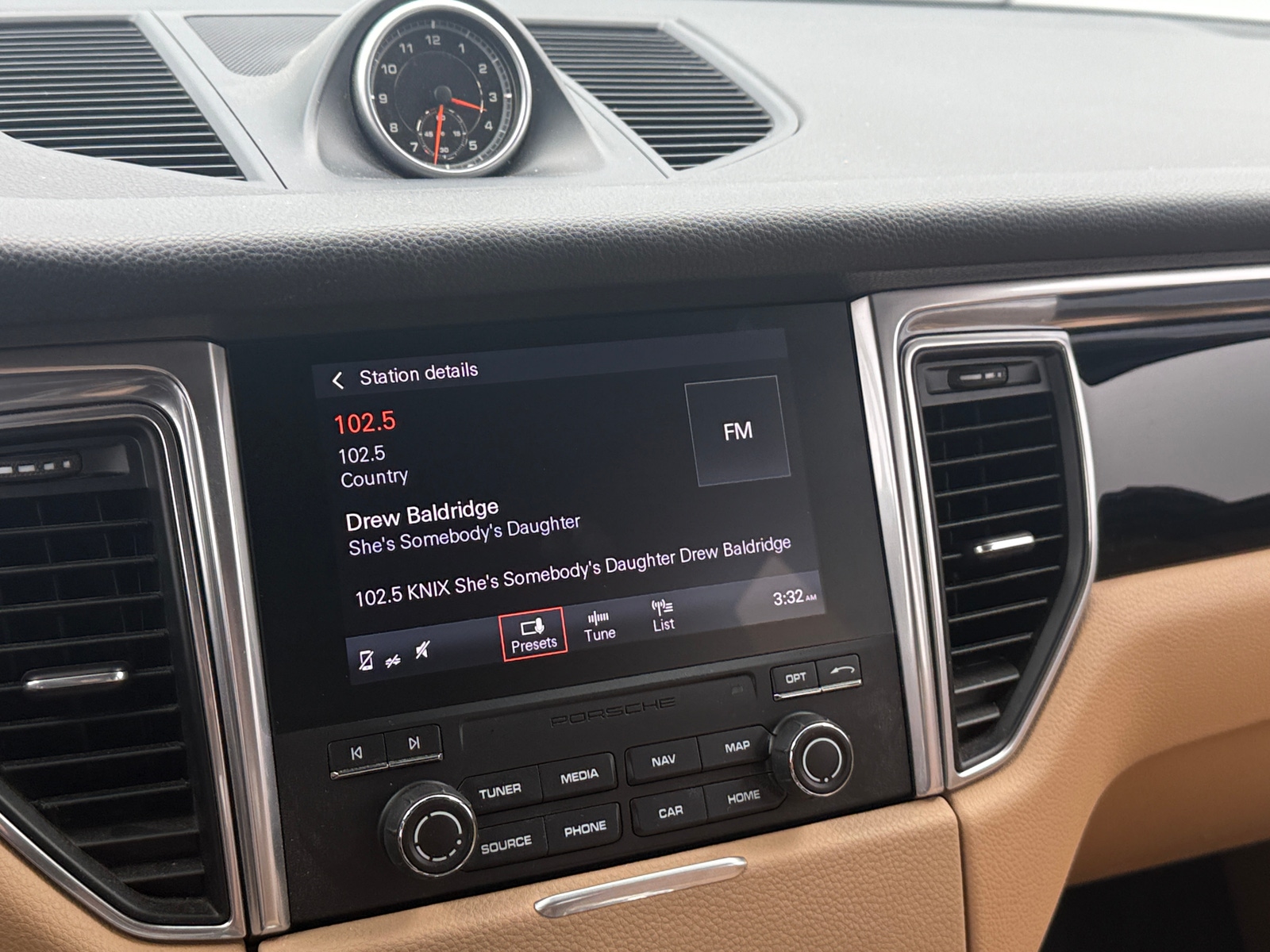 Thumbnail: 2017 Porsche Macan - 3