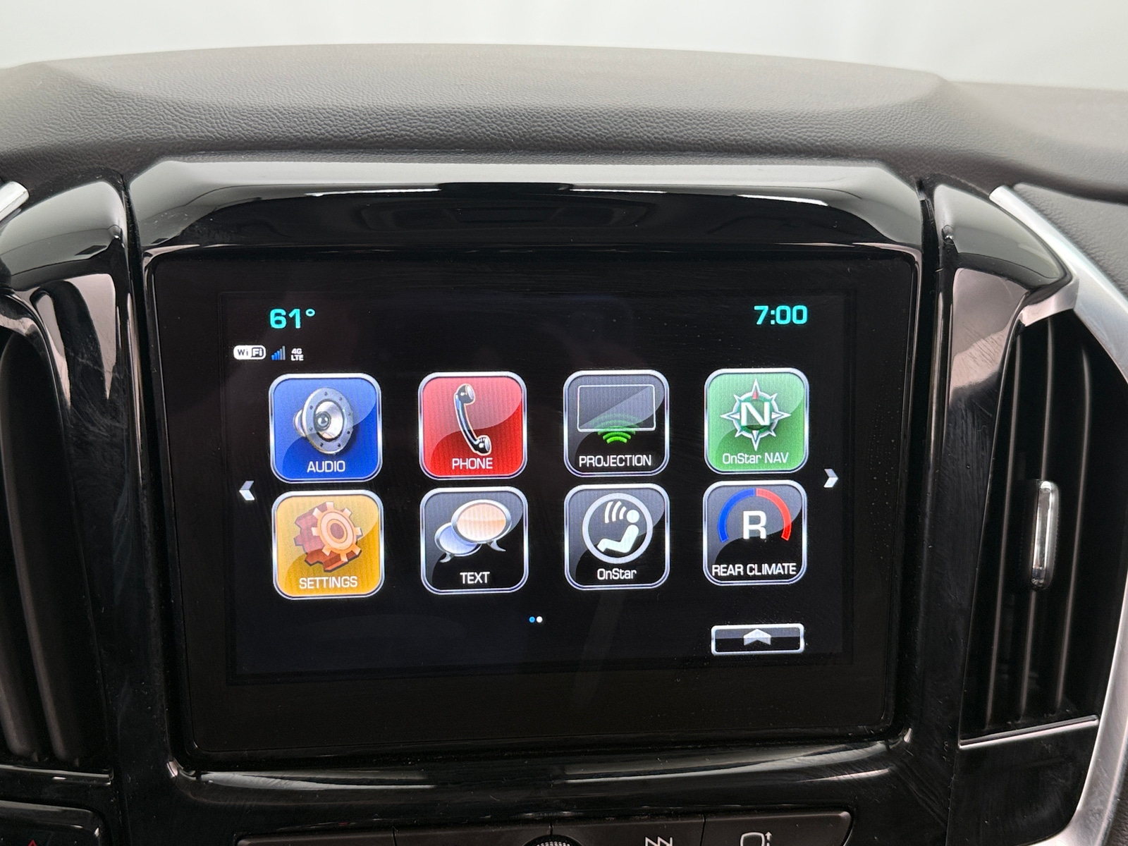 Thumbnail: 2018 Chevrolet Traverse - 4