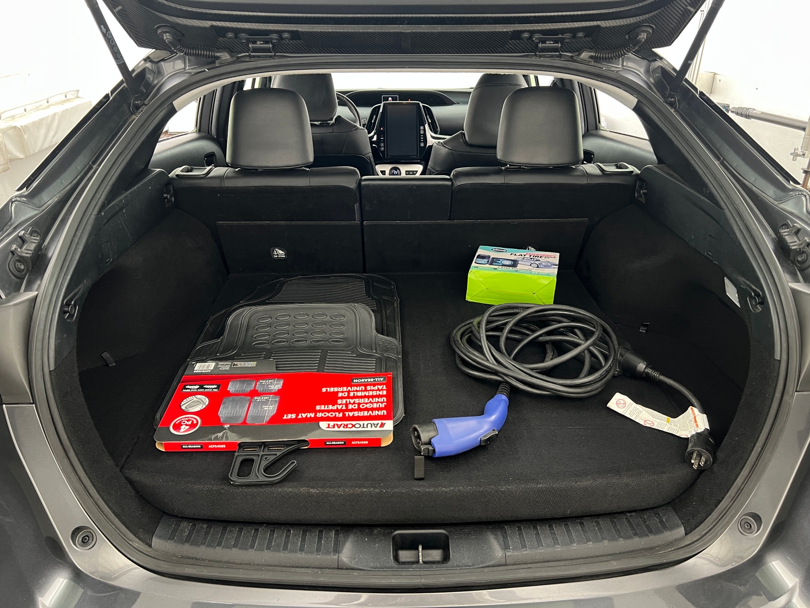 Thumbnail: 2017 Toyota Prius Prime - 6