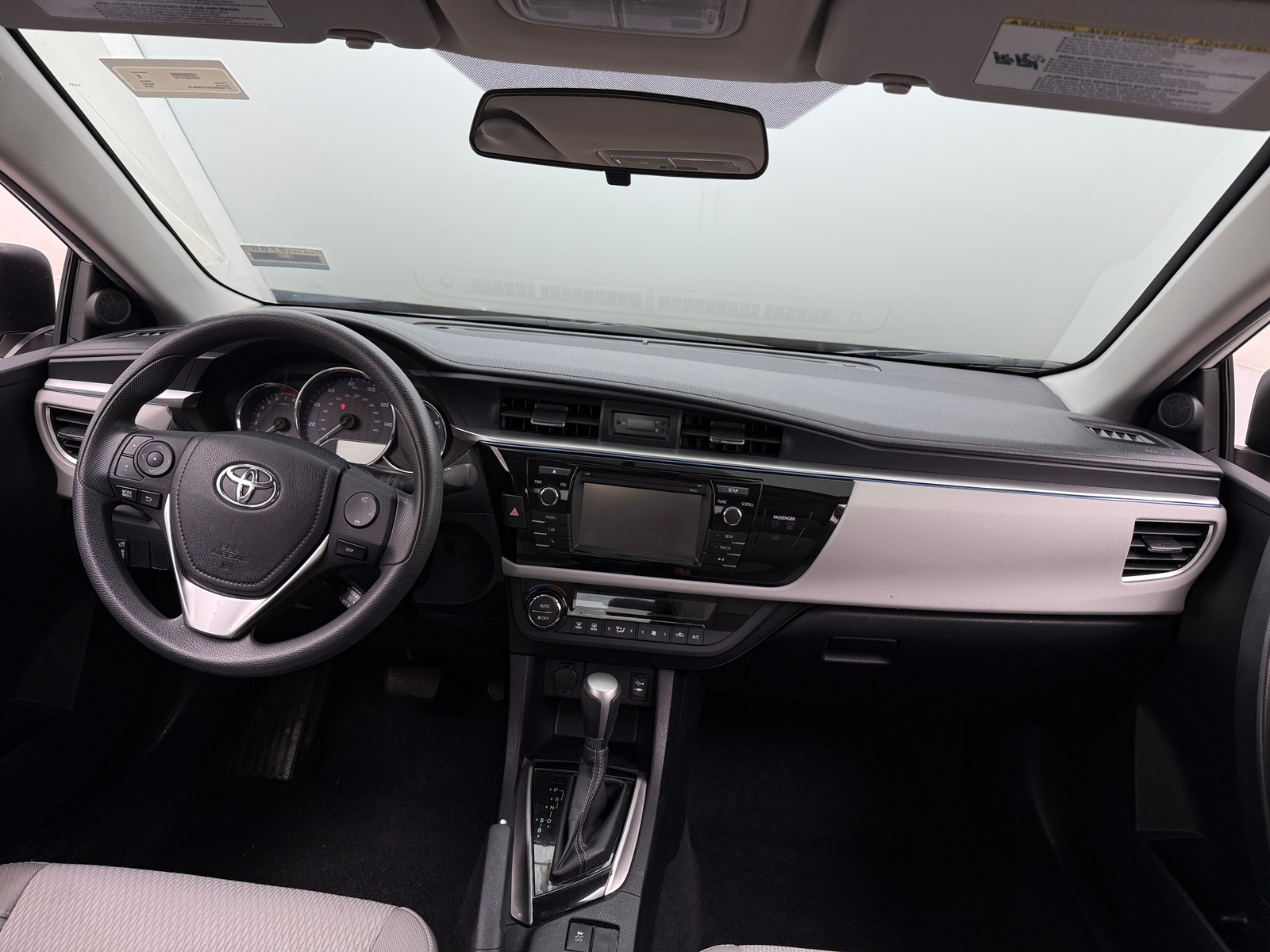 Thumbnail: 2015 Toyota Corolla - 3