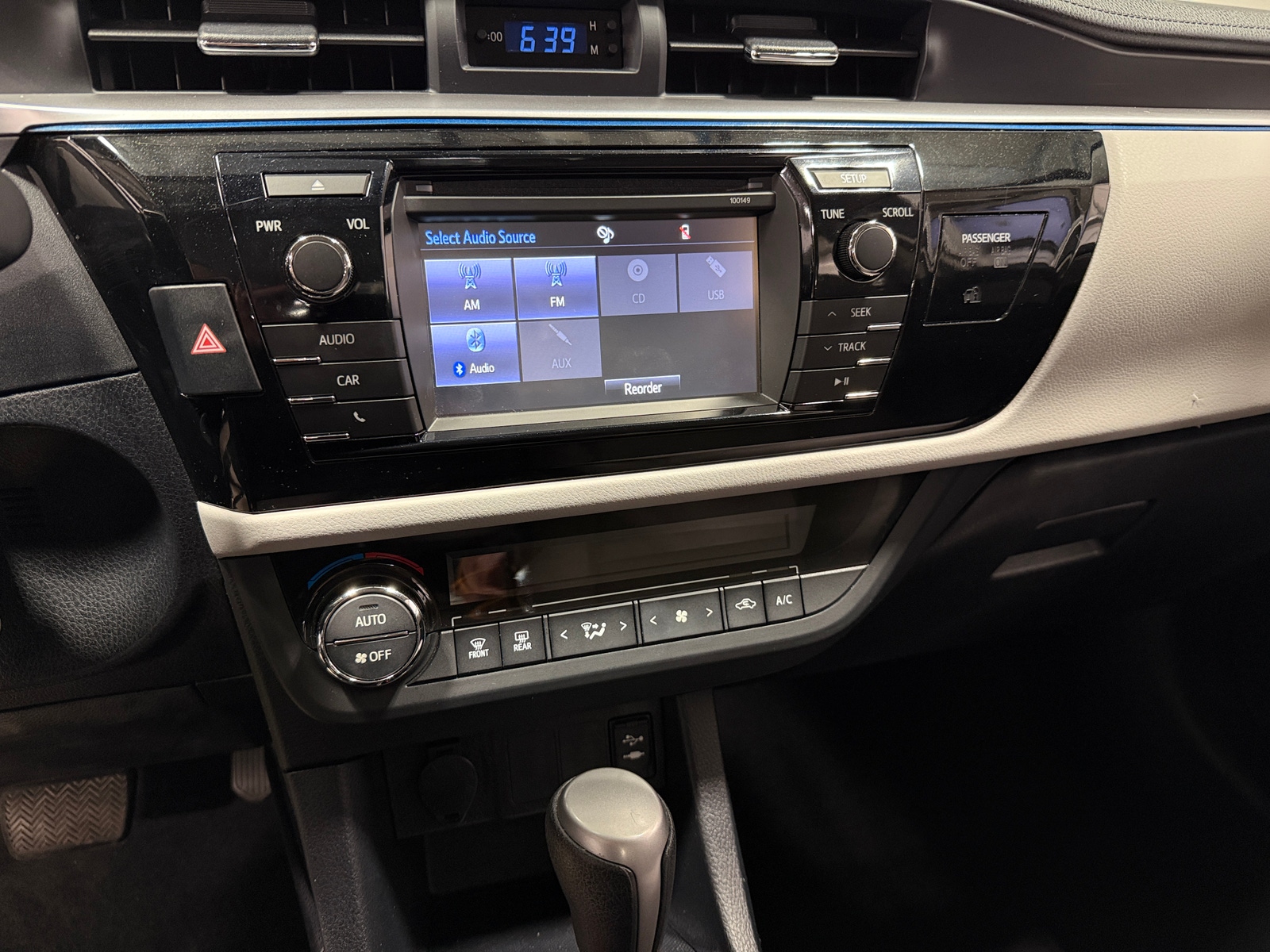 Thumbnail: 2015 Toyota Corolla - 4