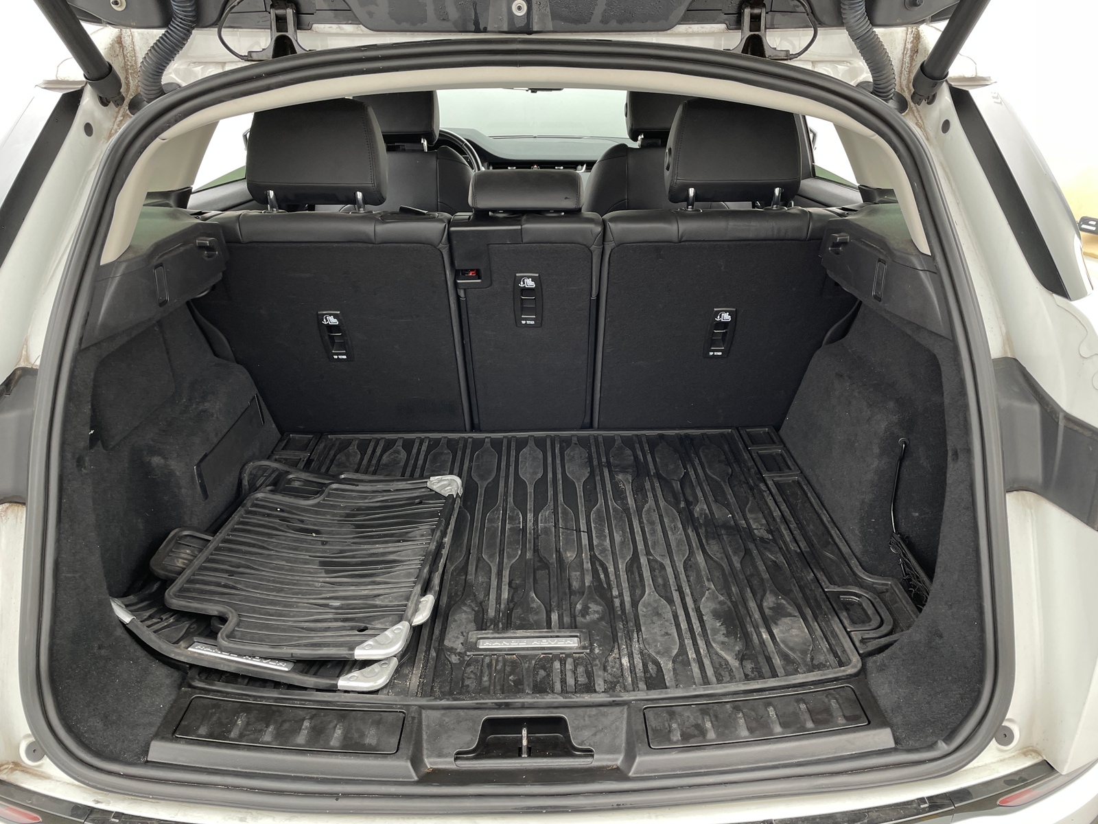 Thumbnail: 2022 Land Rover Range Rover Evoque - 6