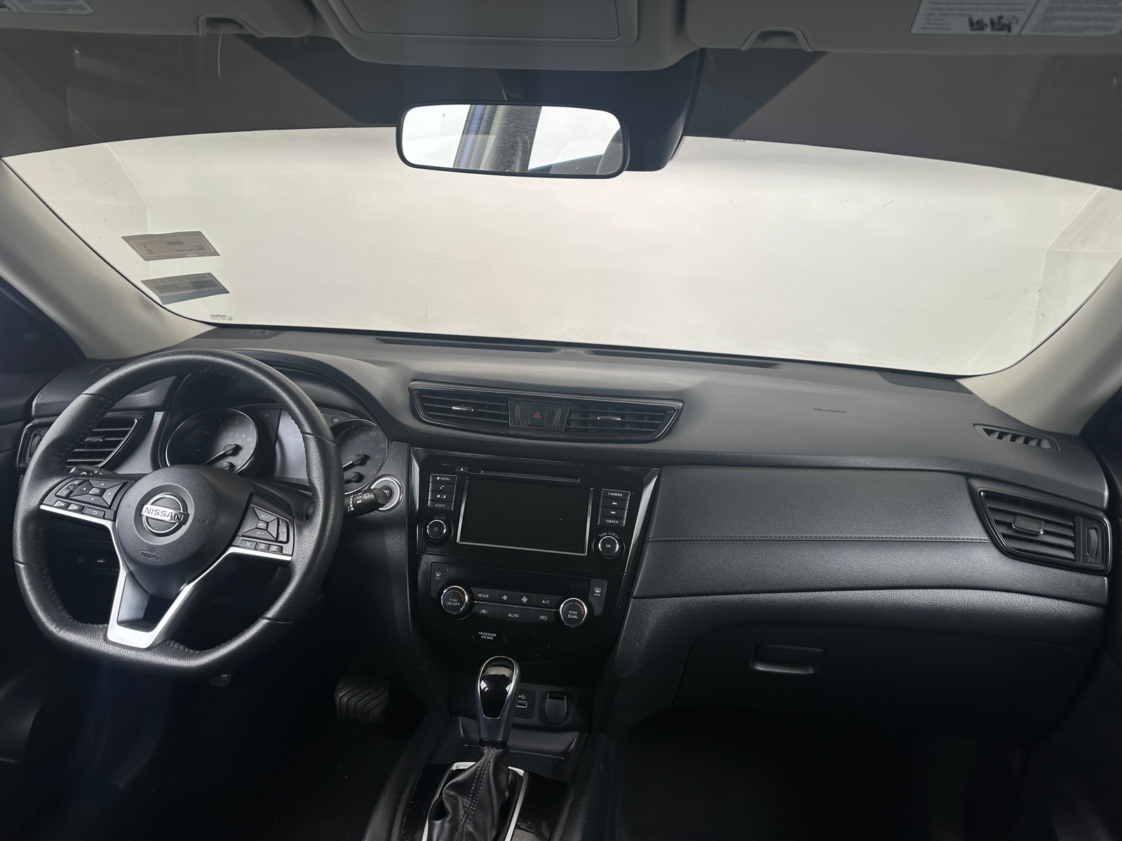 Thumbnail: 2020 Nissan Rogue - 3