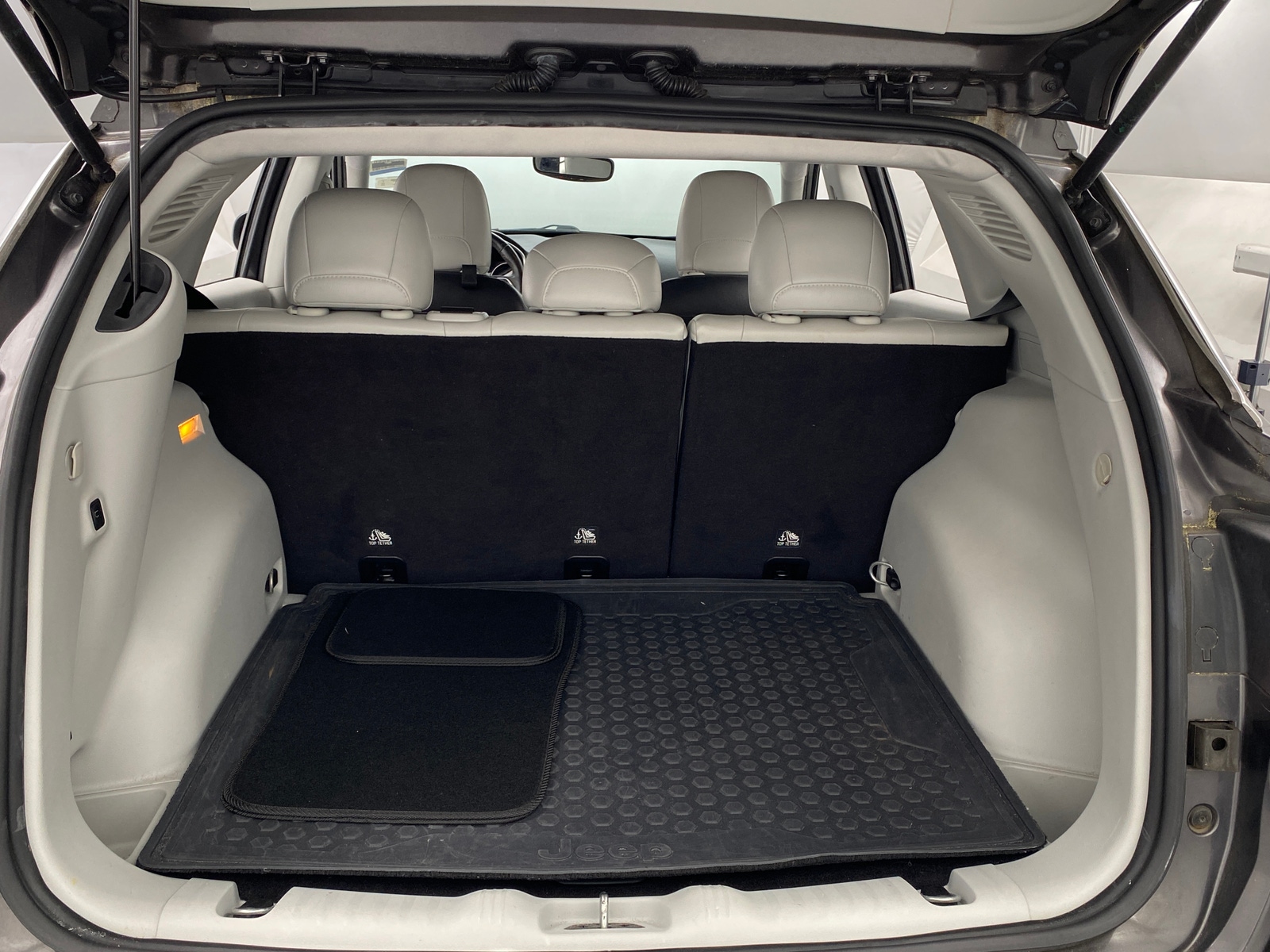 Thumbnail: 2018 Jeep Compass - 6