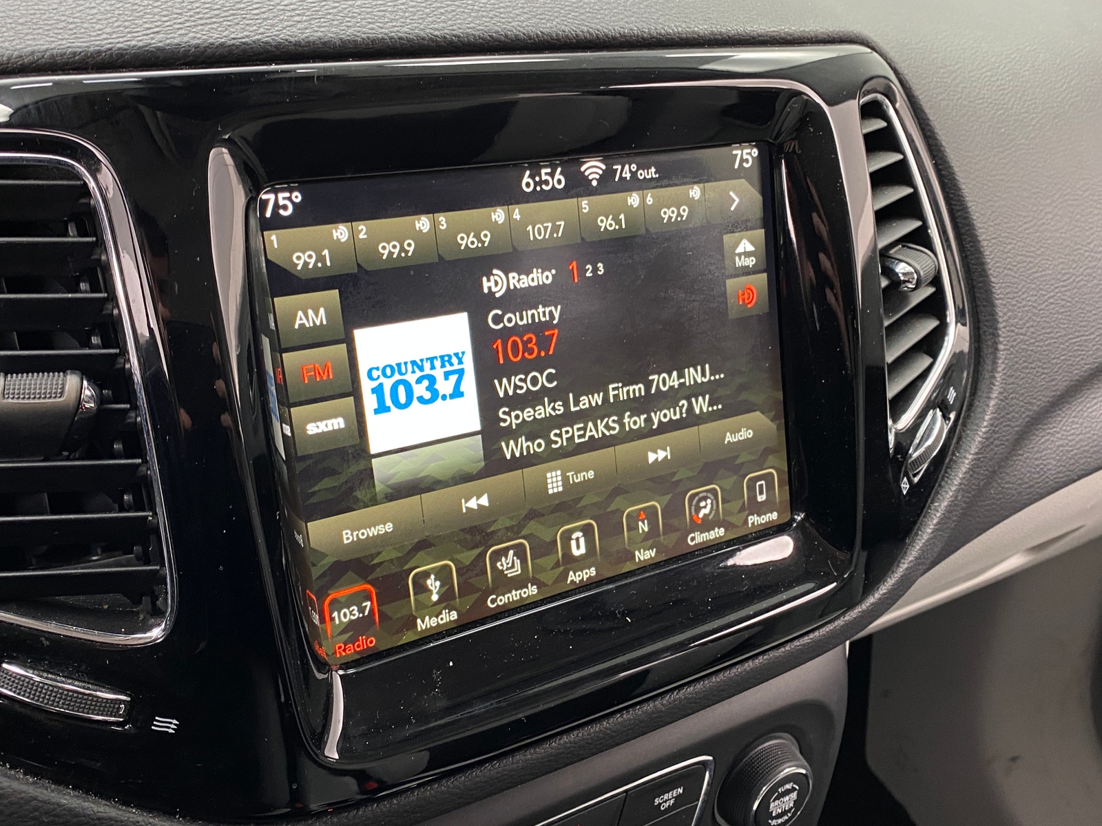 Thumbnail: 2018 Jeep Compass - 3