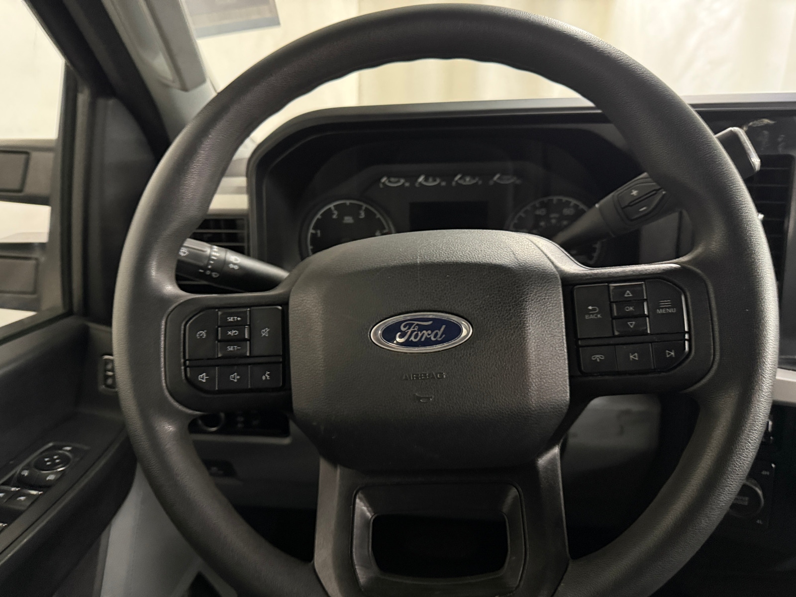 Thumbnail: 2023 Ford Econoline - 4