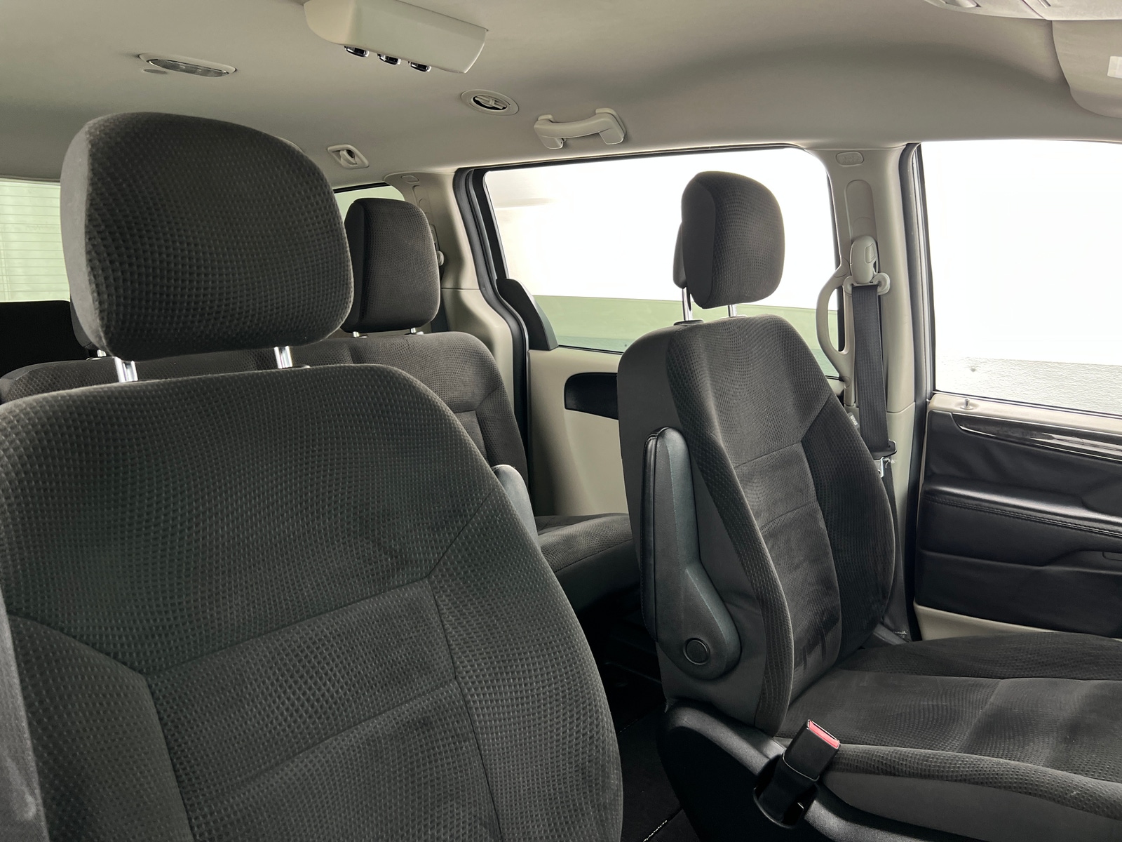 Thumbnail: 2018 Dodge Grand Caravan - 2