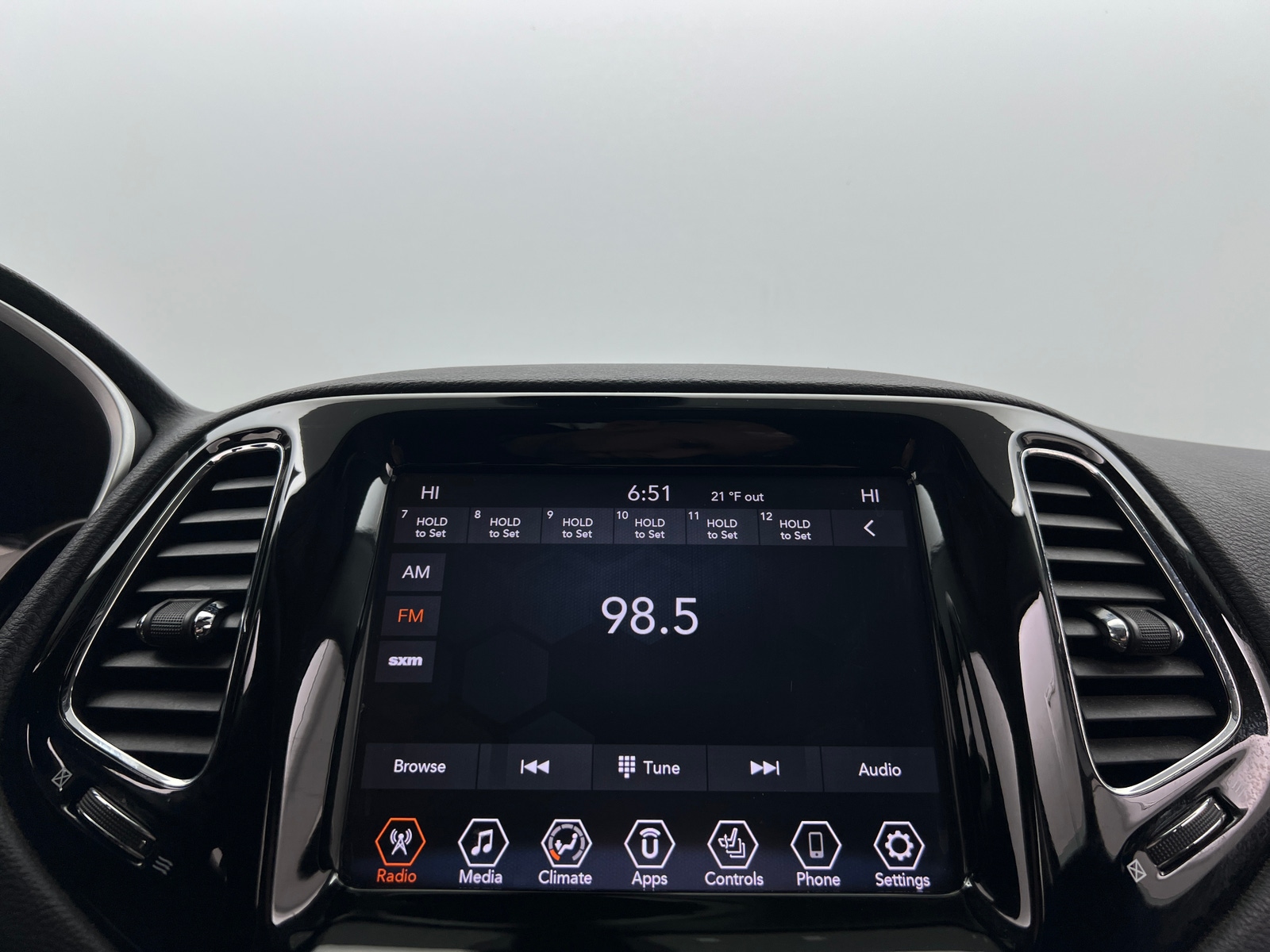 Thumbnail: 2020 Jeep Compass - 3