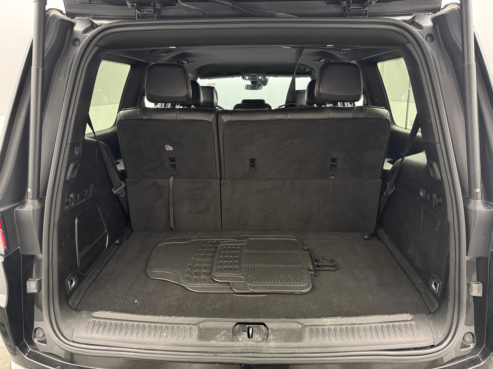 Thumbnail: 2022 Jeep Wagoneer - 6